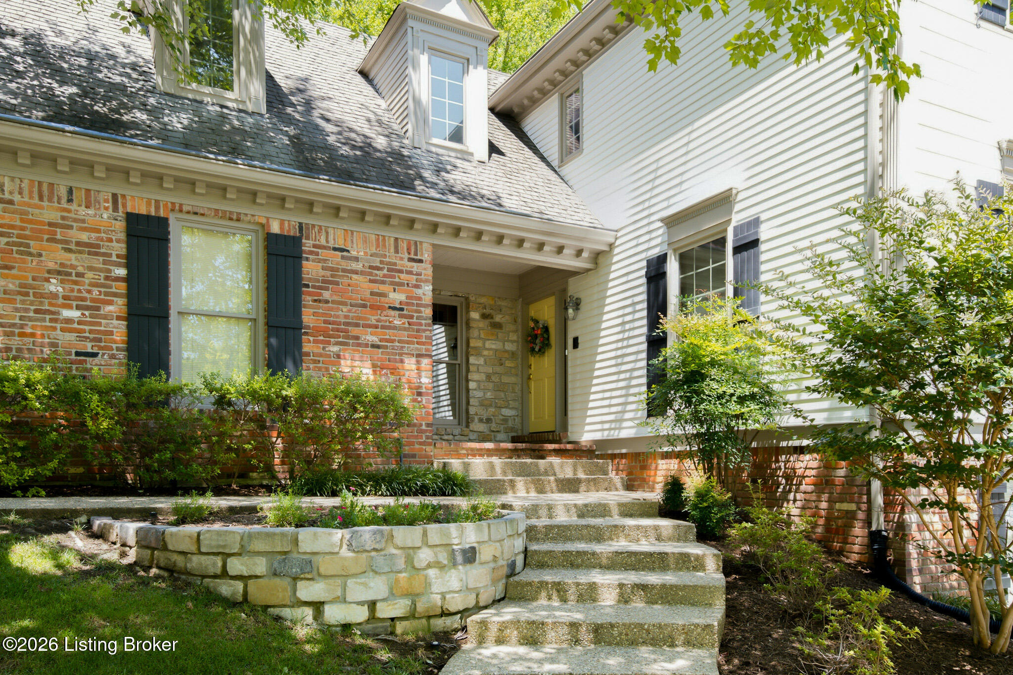 430 Blankenbaker Ln Property Photo 4
