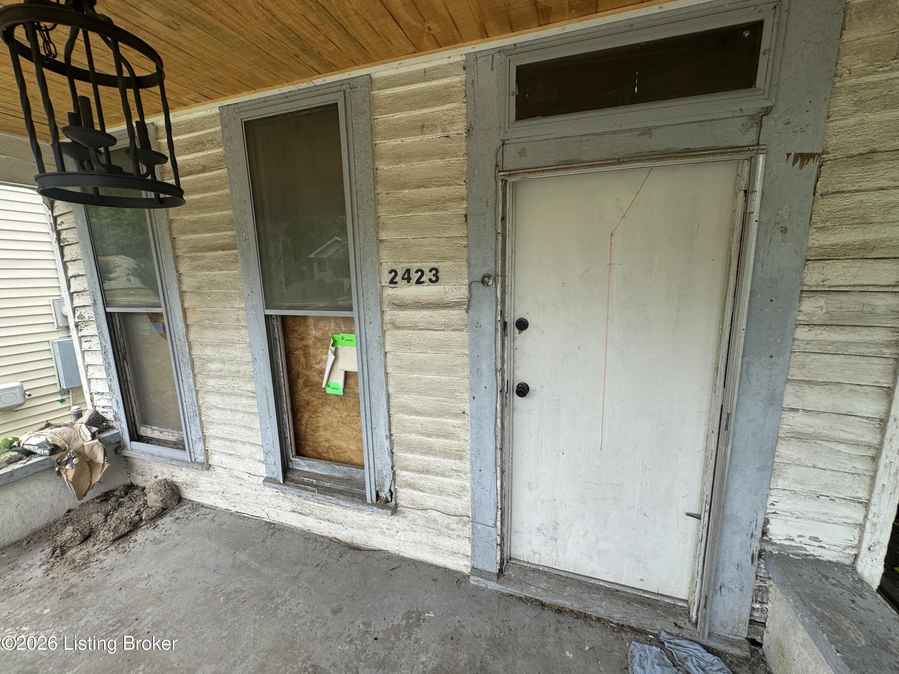 2423 Cedar St Property Photo 11
