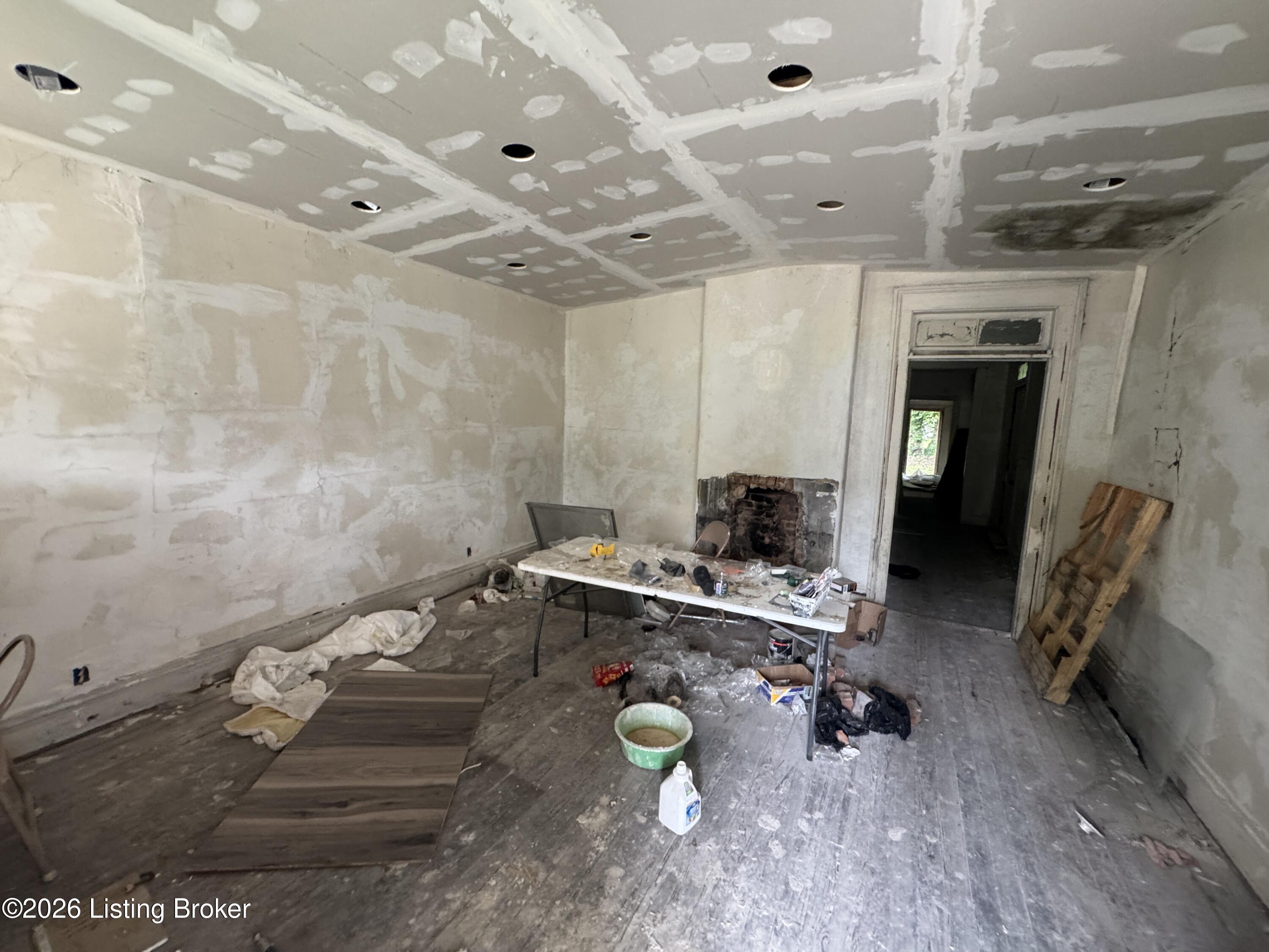 2423 Cedar St Property Photo 12