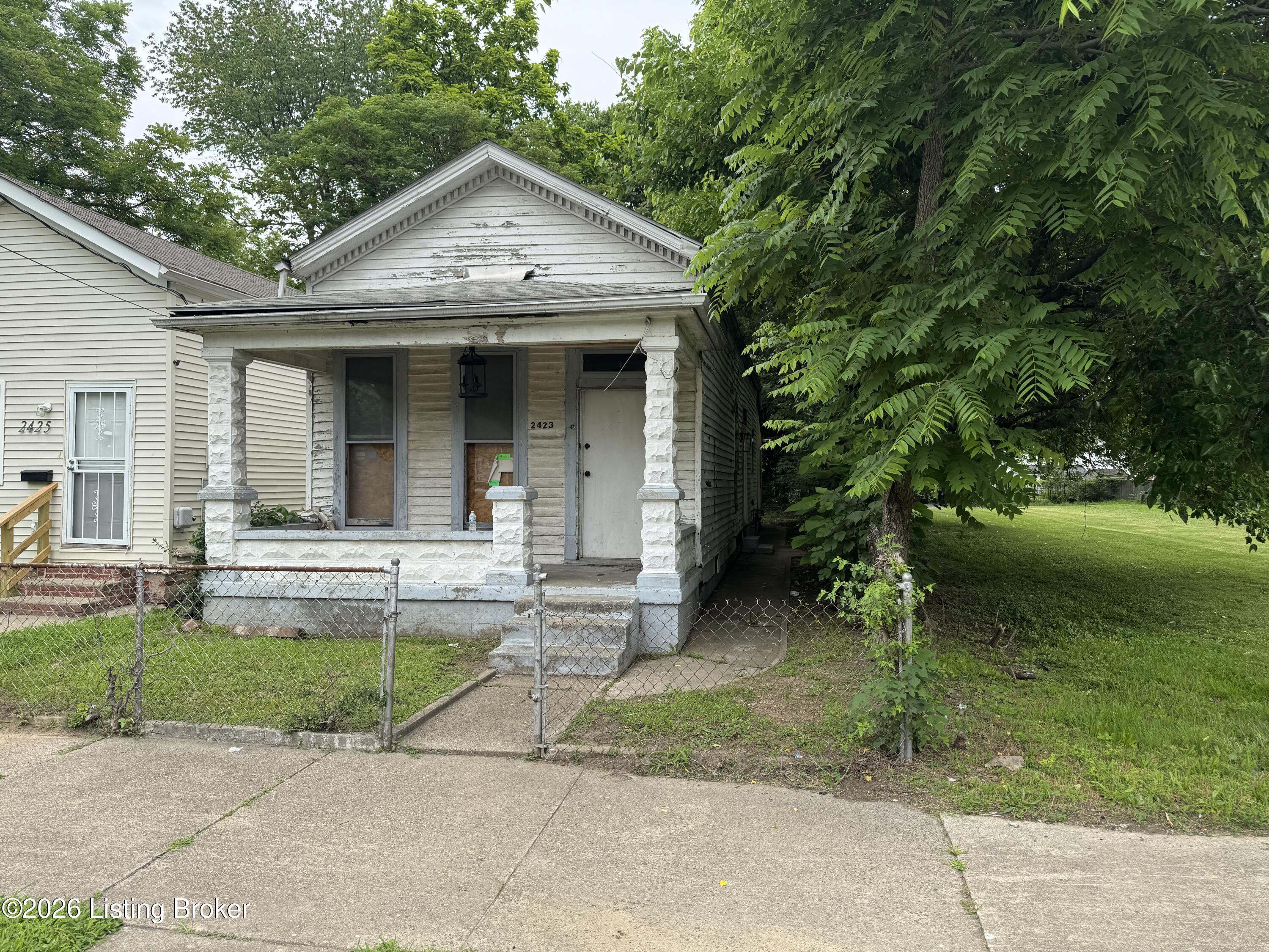 2423 Cedar St Property Photo 33