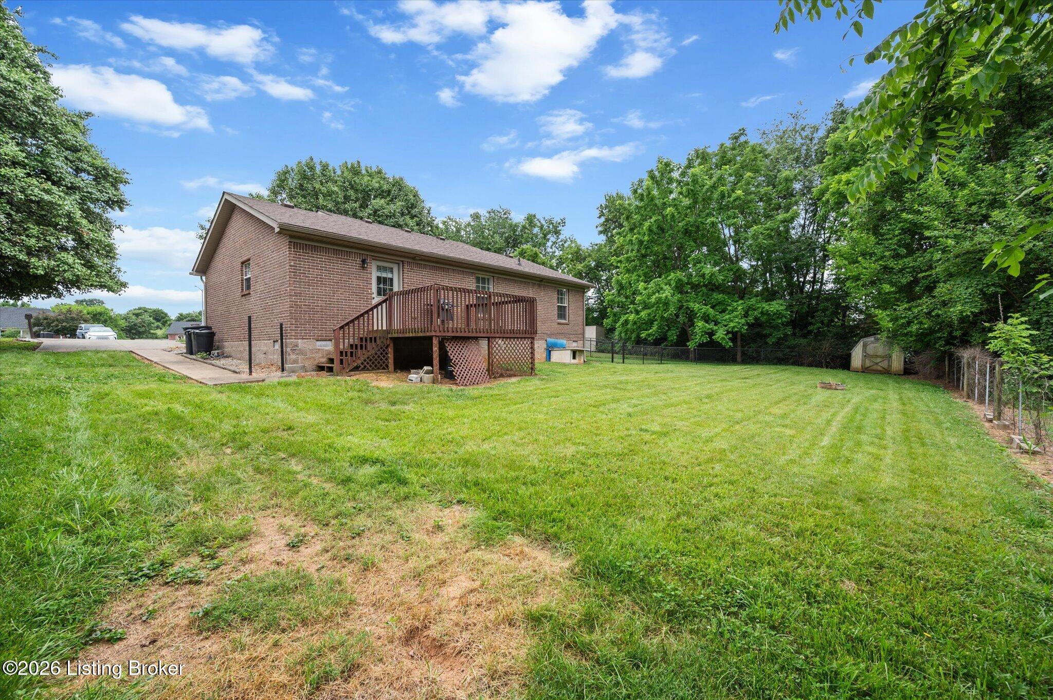 108 Kenton Dr Property Photo 5
