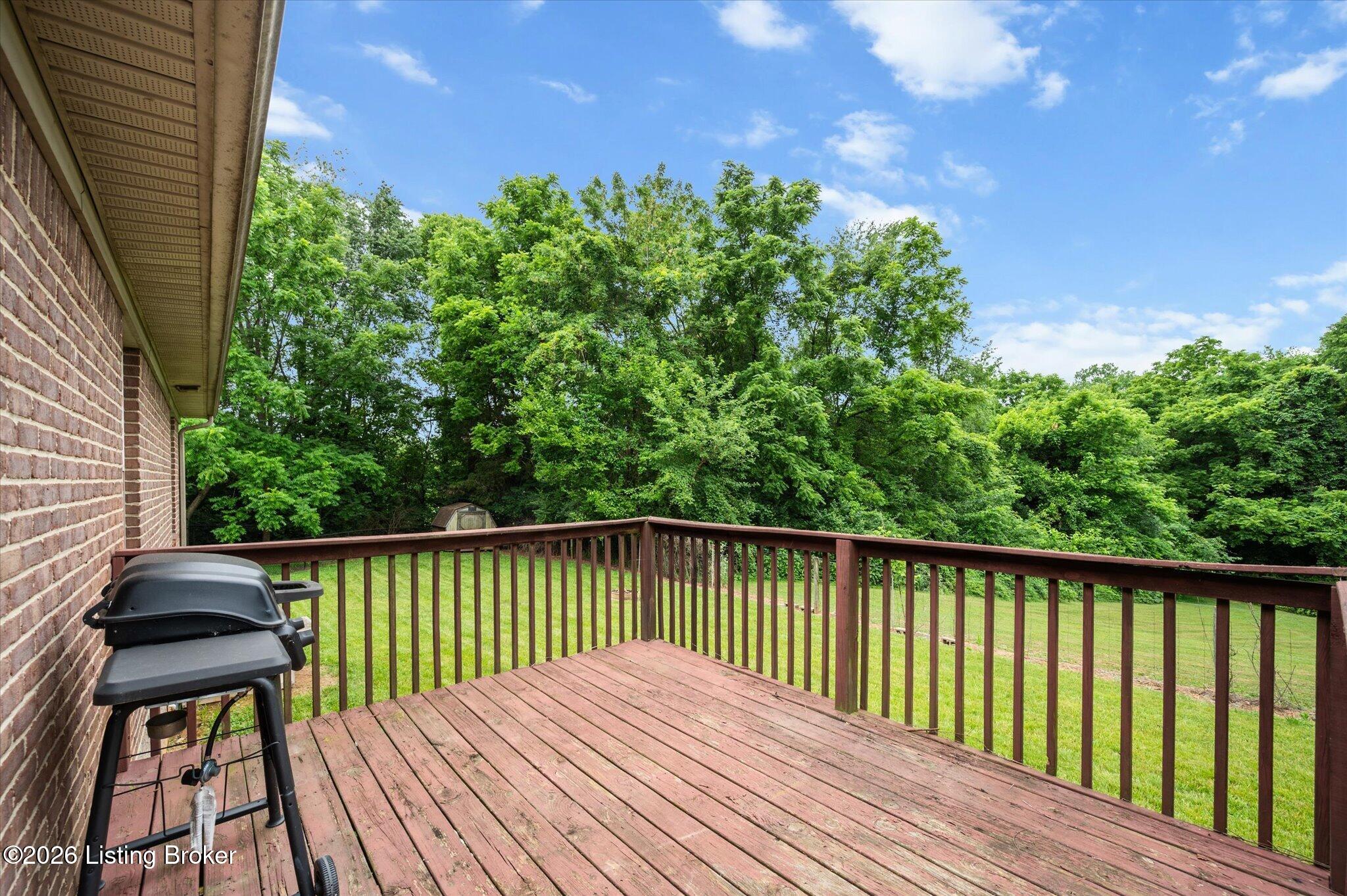 108 Kenton Dr Property Photo 8