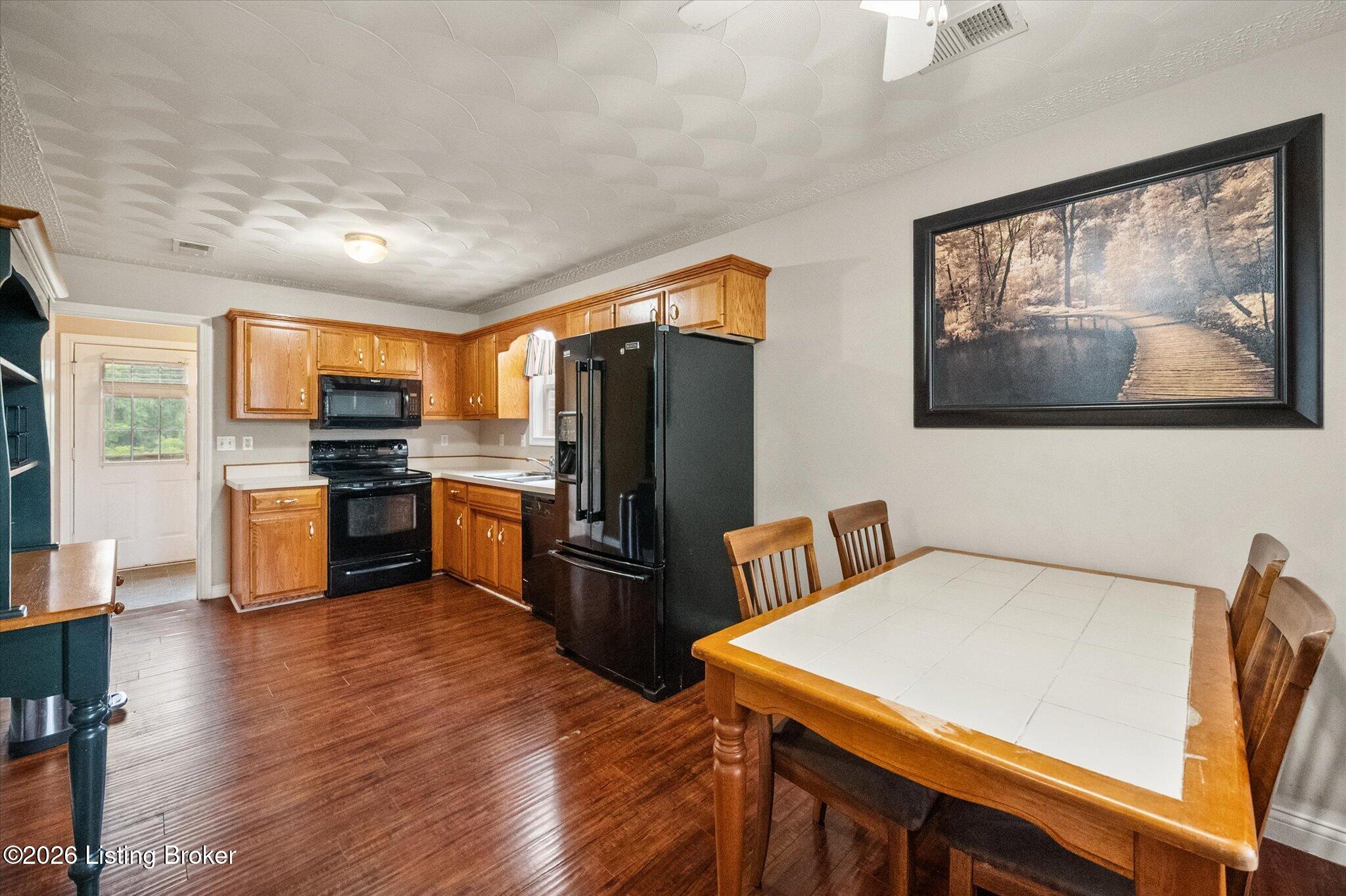 108 Kenton Dr Property Photo 10
