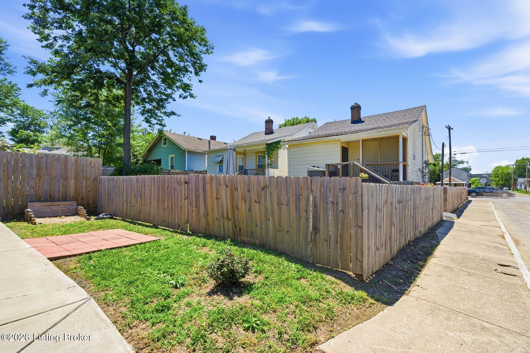401 Amy Ave Property Photo 35