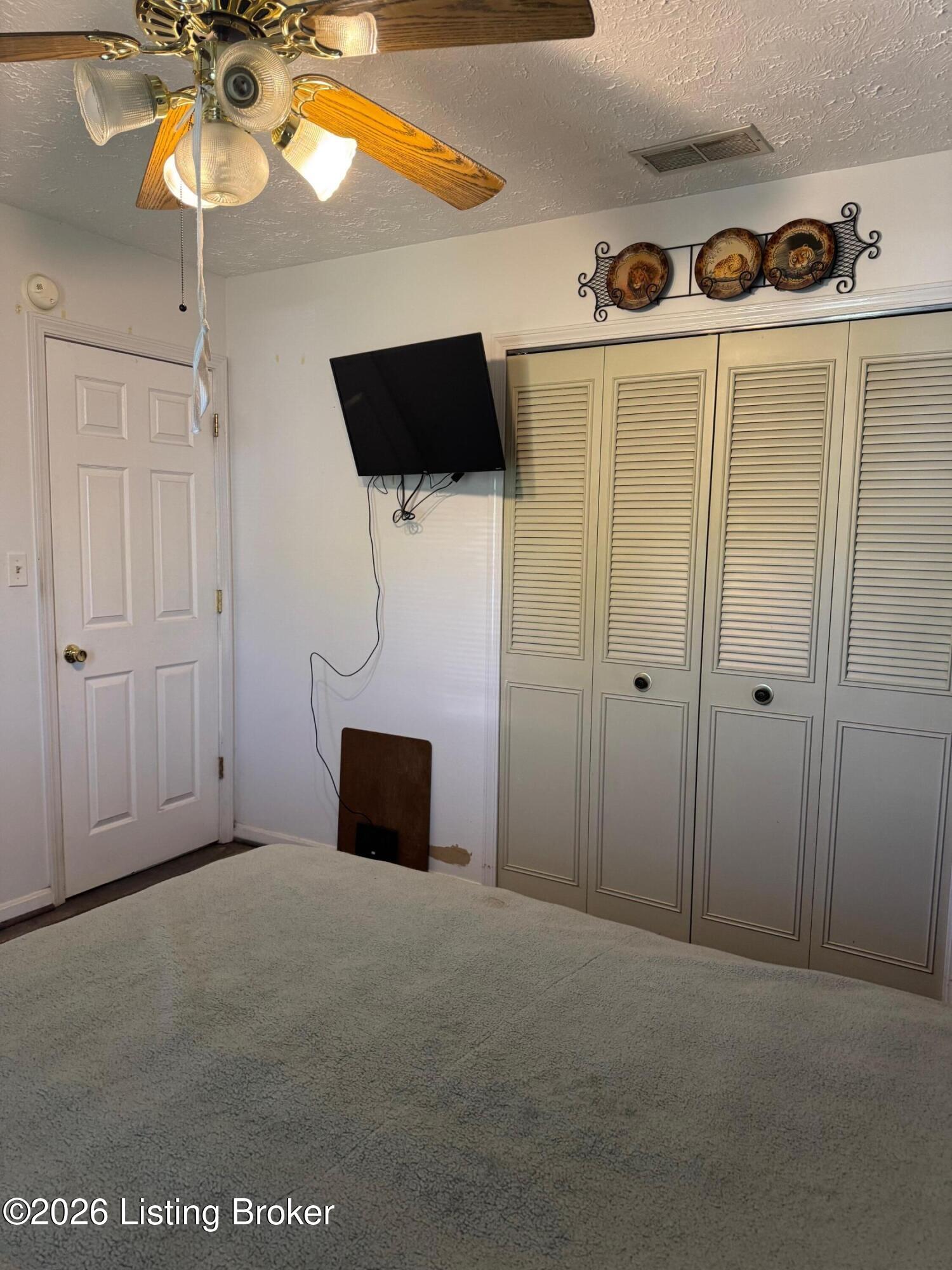 2620 Rowan St Property Photo 7