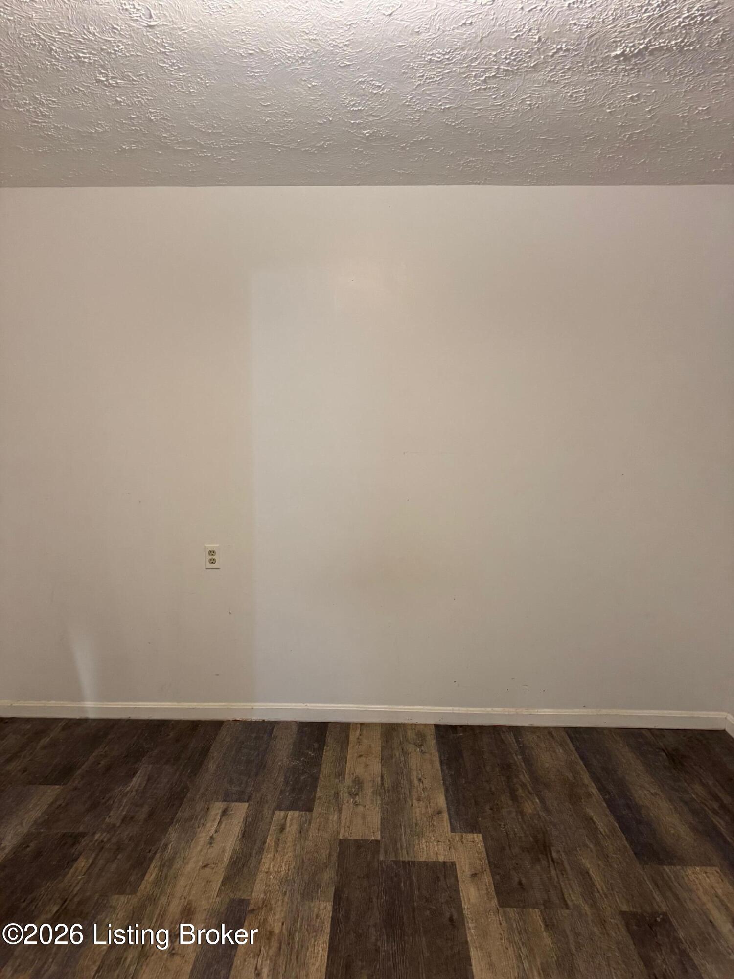 2620 Rowan St Property Photo 14