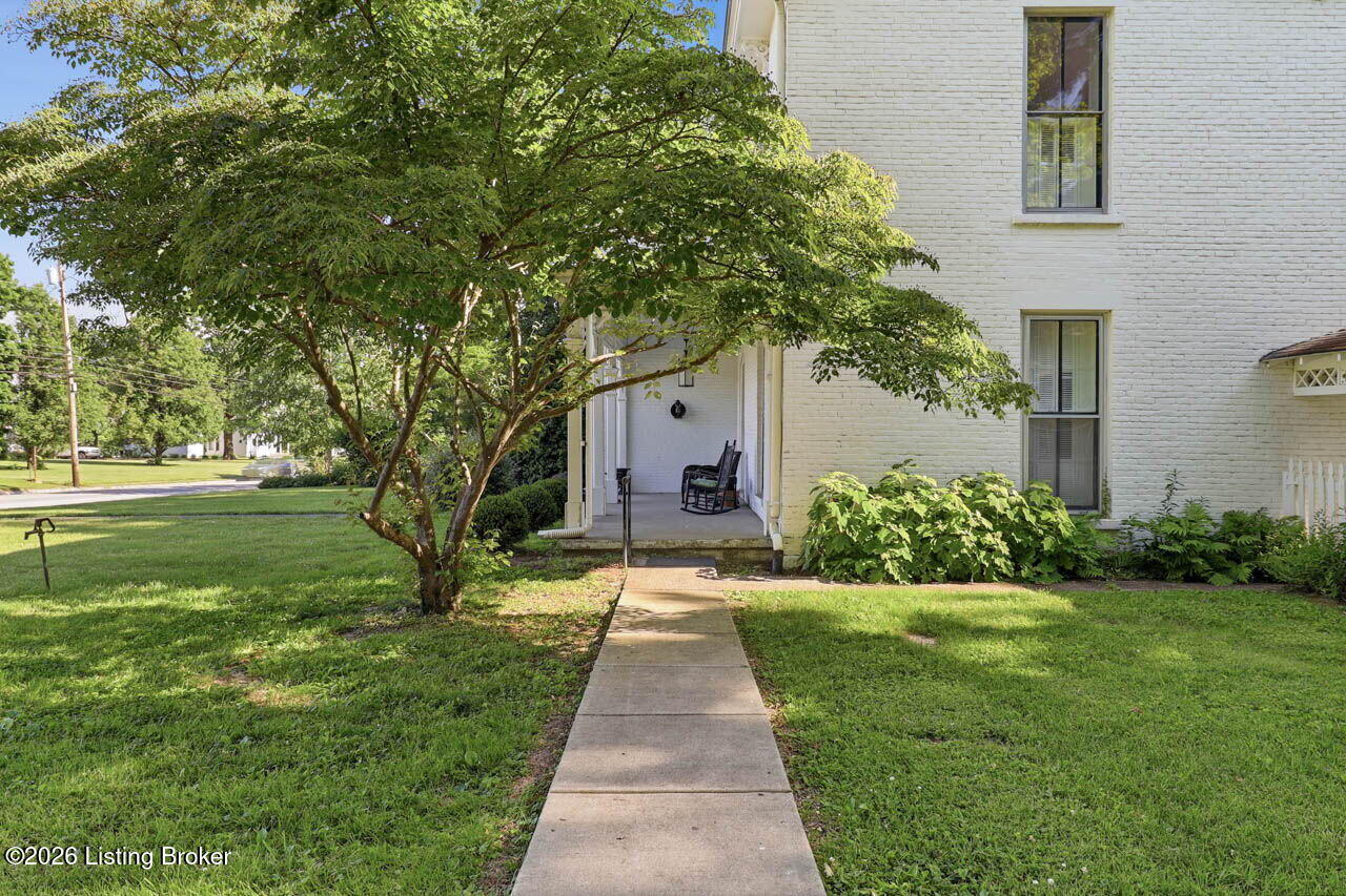559 N Main St Property Photo 6