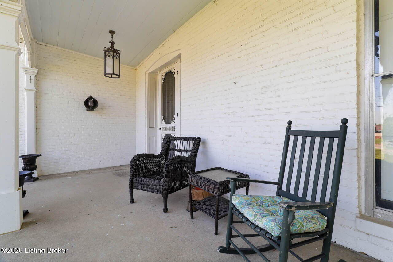 559 N Main St Property Photo 9