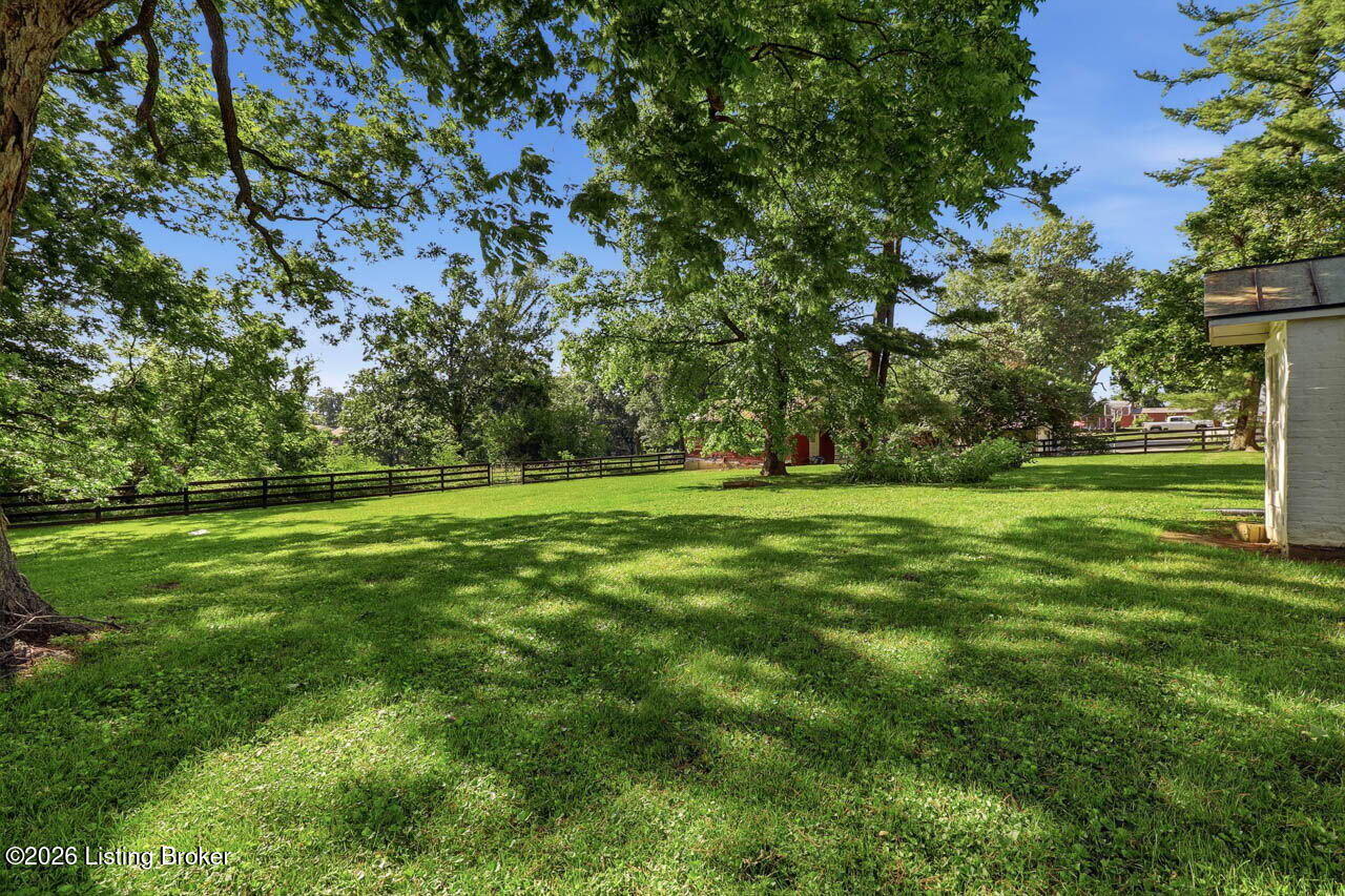 559 N Main St Property Photo 52