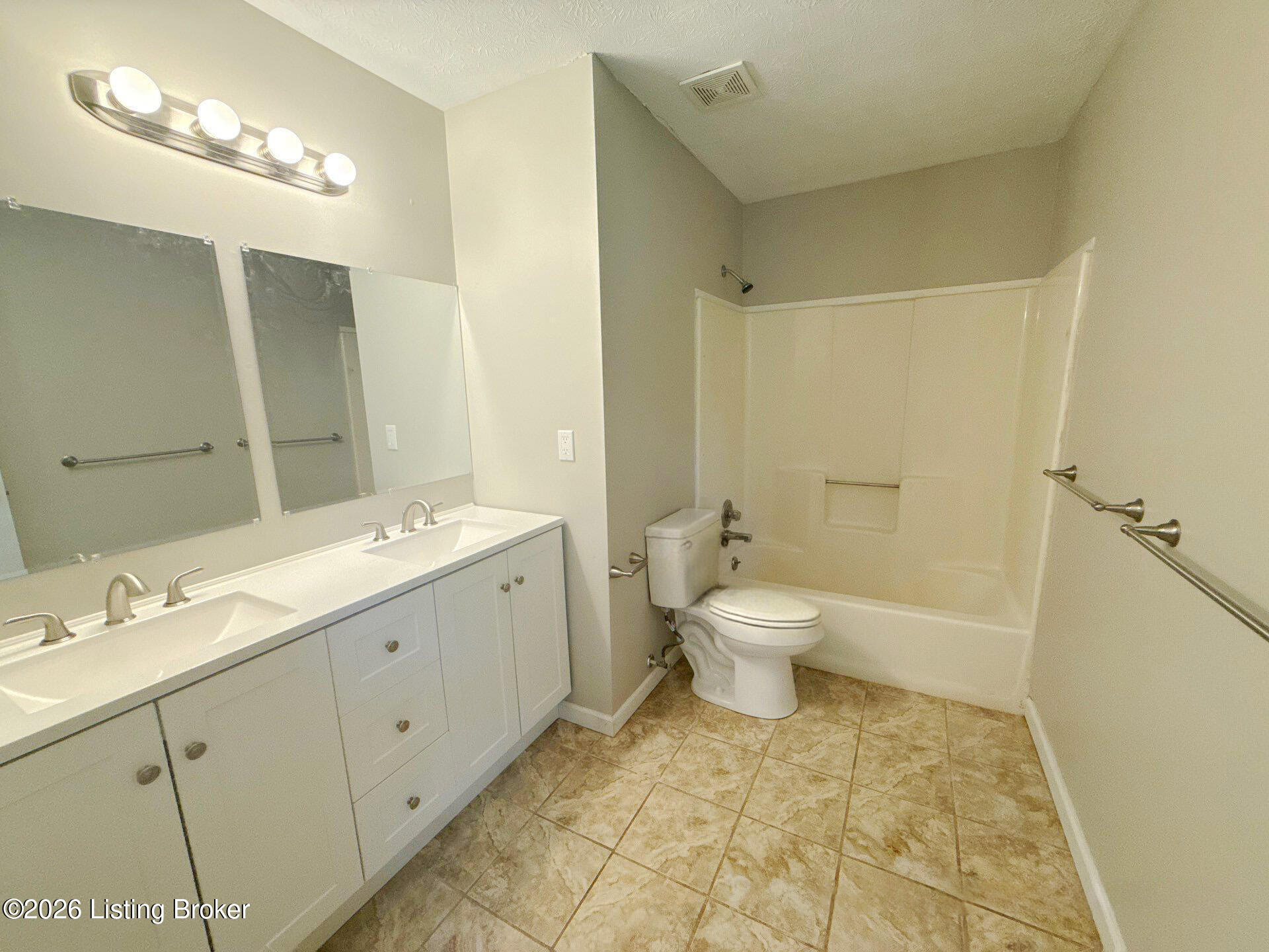 729 Hempridge Rd Property Photo 14