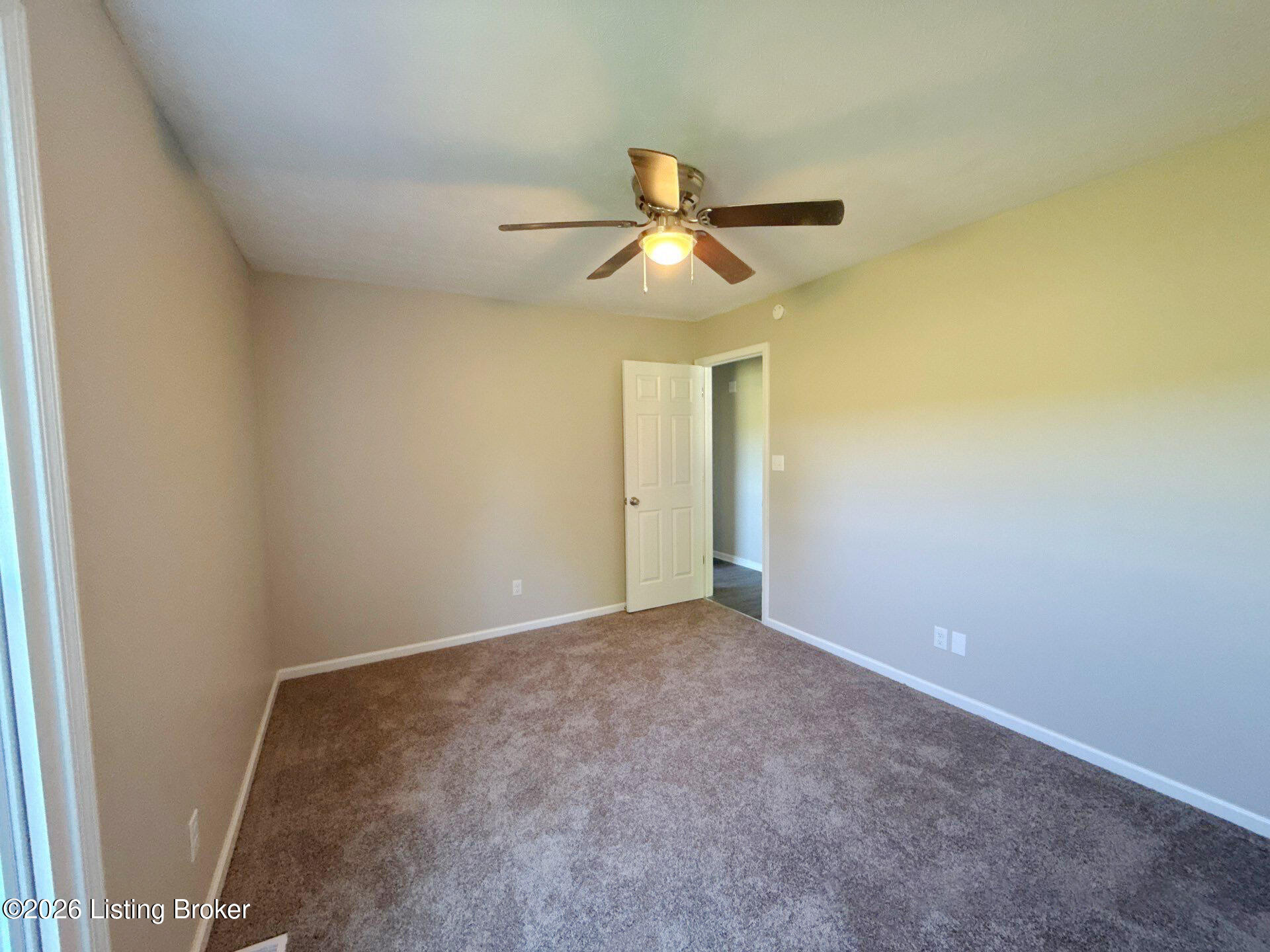 729 Hempridge Rd Property Photo 16
