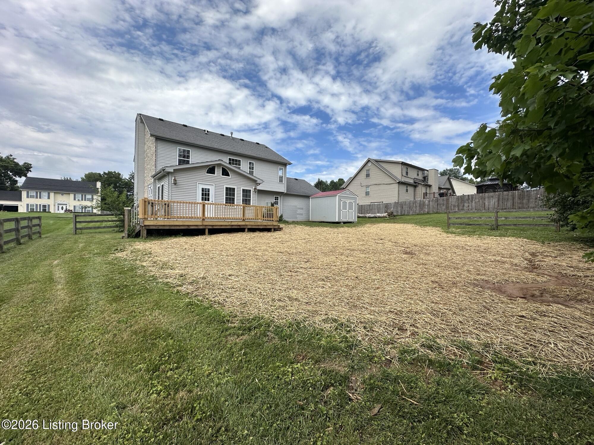 107 N Pointe Dr Property Photo 13