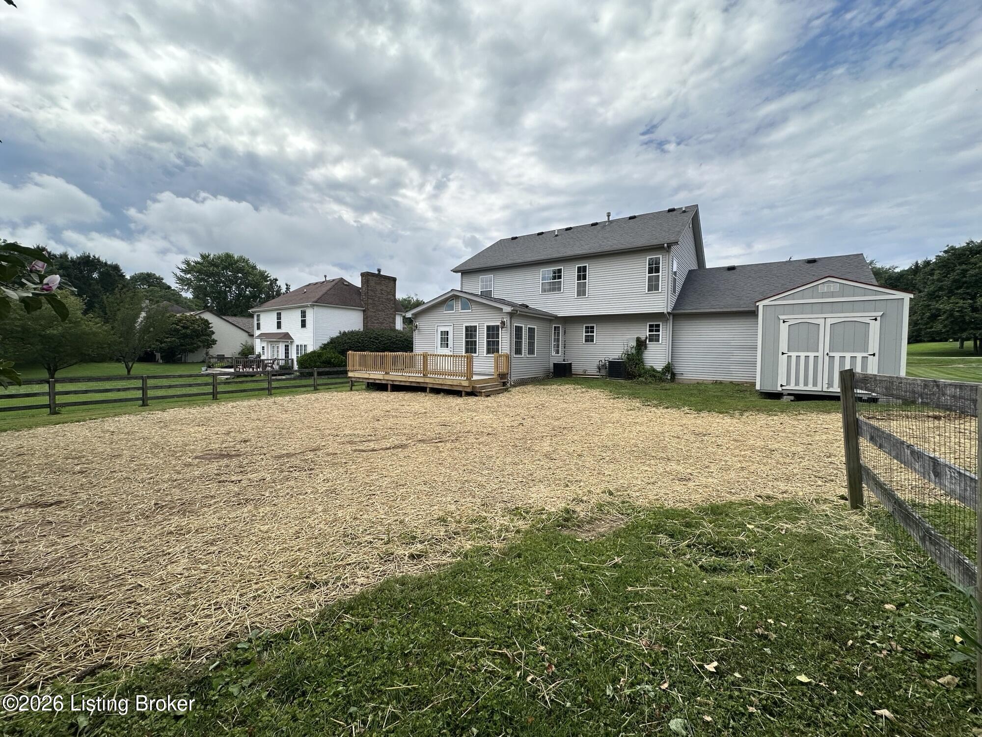 107 N Pointe Dr Property Photo 14