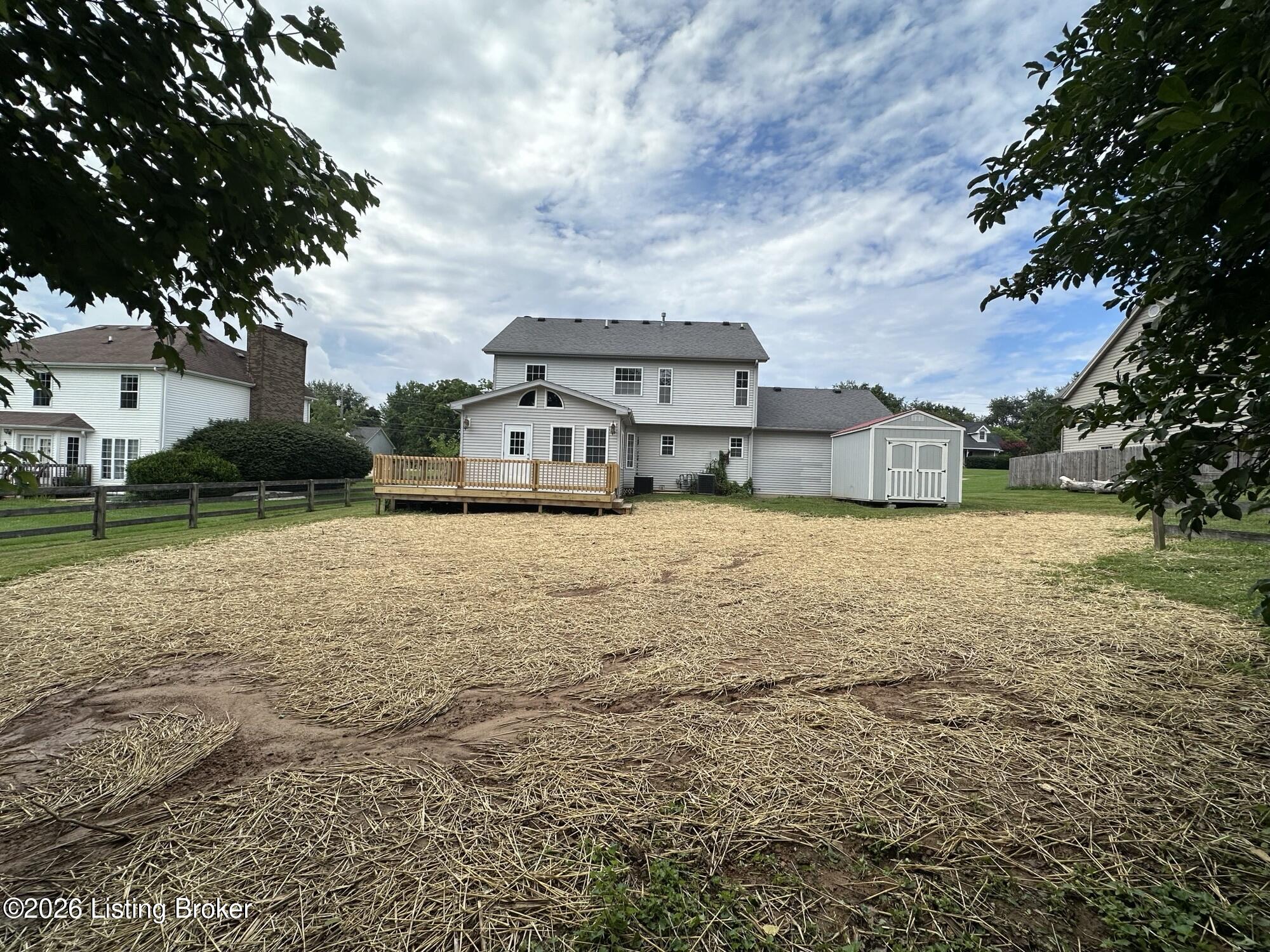 107 N Pointe Dr Property Photo 15