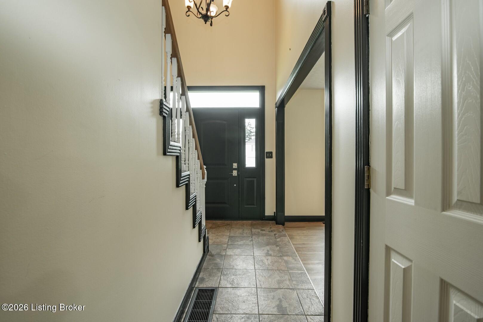 107 N Pointe Dr Property Photo 20