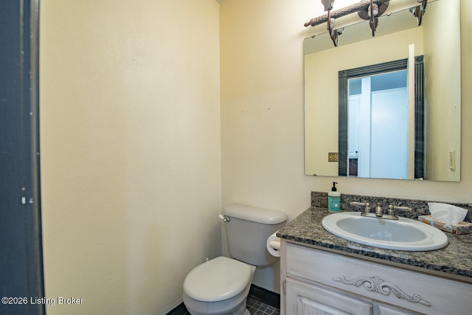 107 N Pointe Dr Property Photo 27
