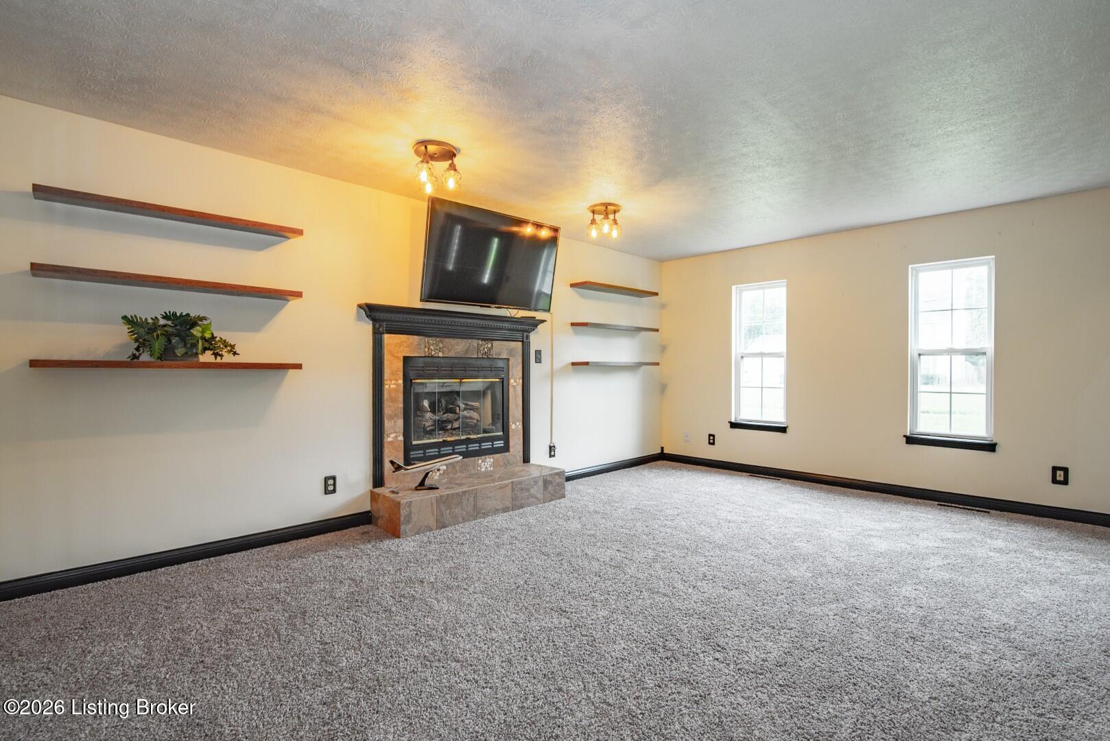 107 N Pointe Dr Property Photo 37