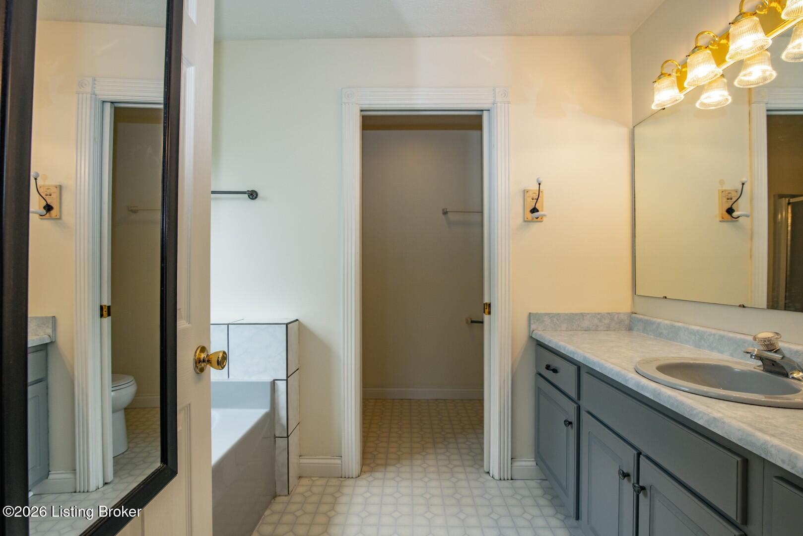 107 N Pointe Dr Property Photo 63