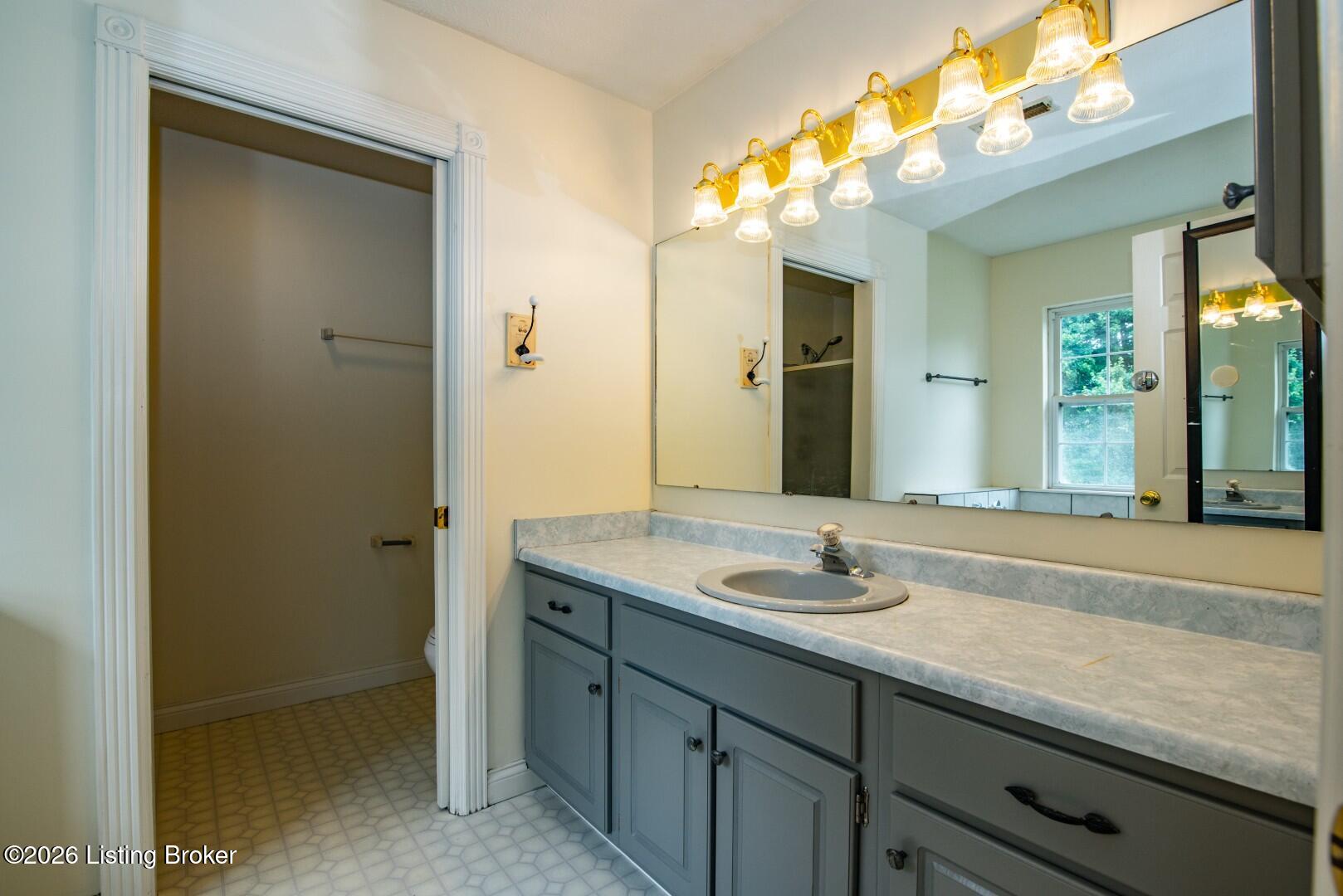 107 N Pointe Dr Property Photo 64
