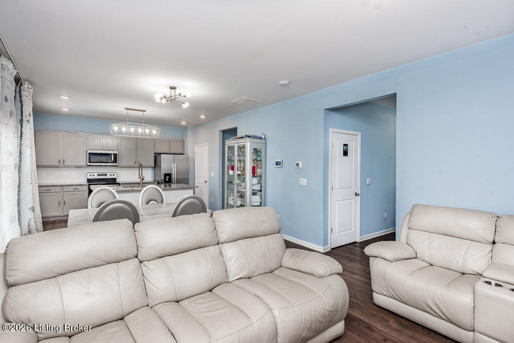 8016 Cedar Meadows Ln Property Photo 10