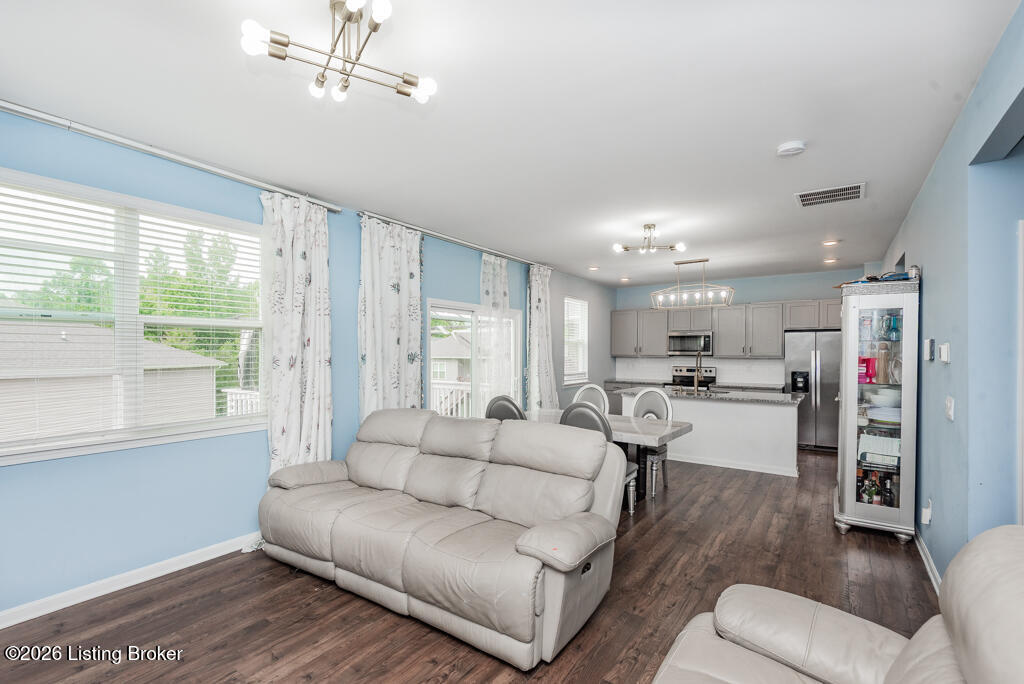 8016 Cedar Meadows Ln Property Photo 11