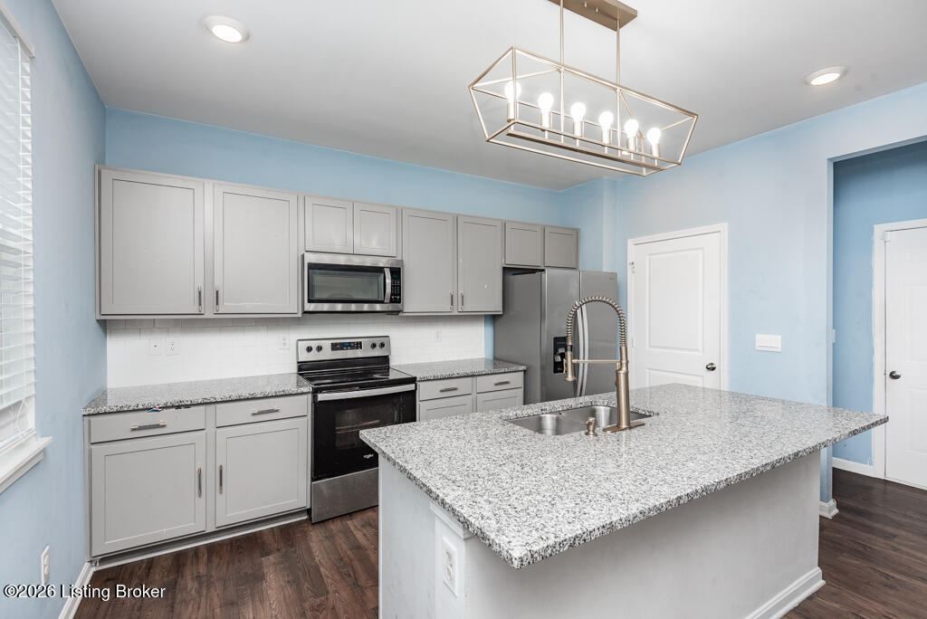 8016 Cedar Meadows Ln Property Photo 15