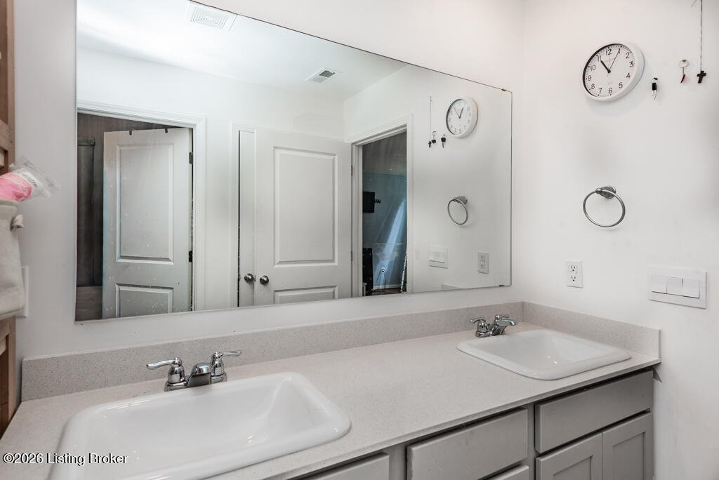 8016 Cedar Meadows Ln Property Photo 22