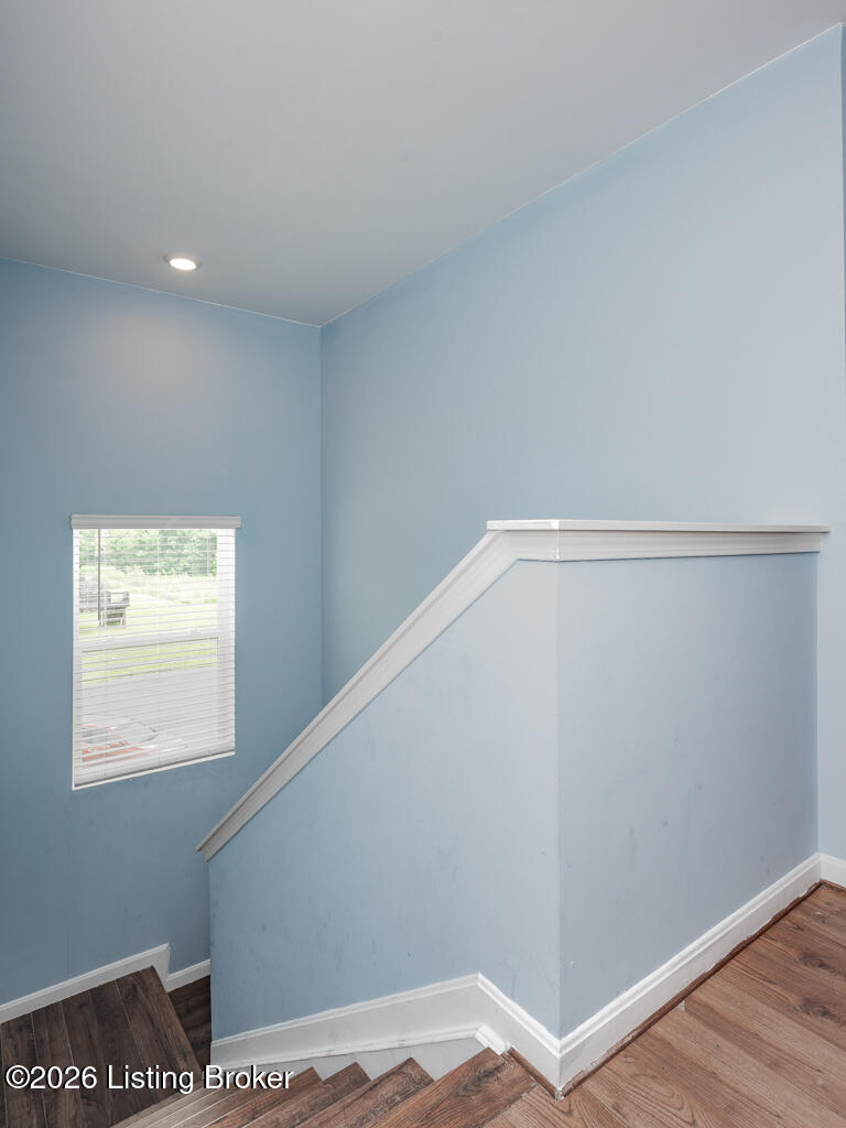 8016 Cedar Meadows Ln Property Photo 27