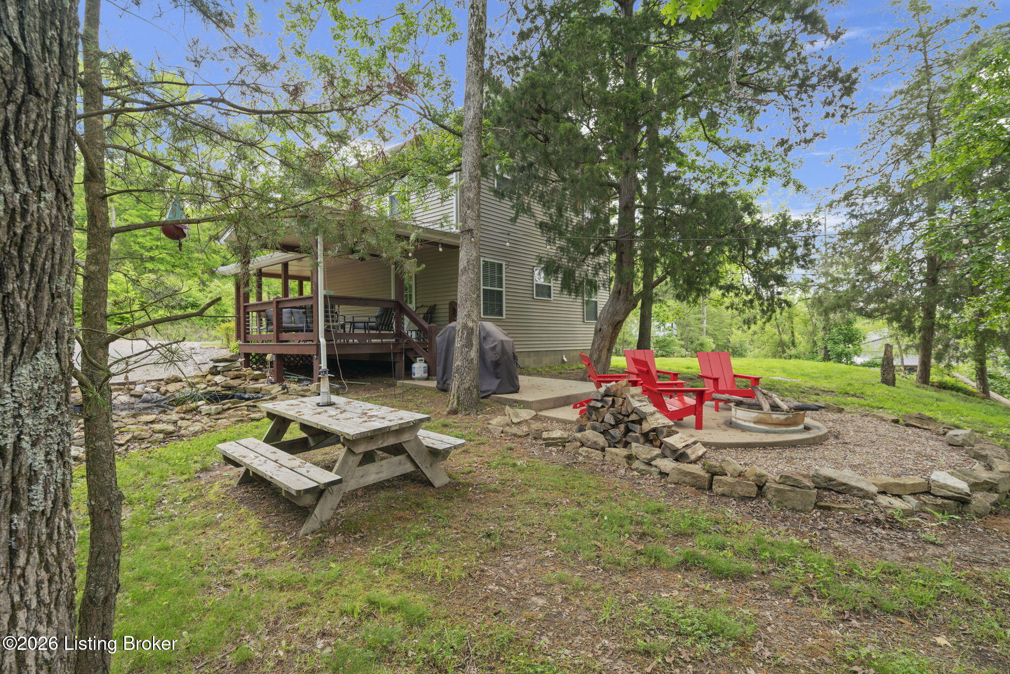 49 Circle Dr Property Photo 9