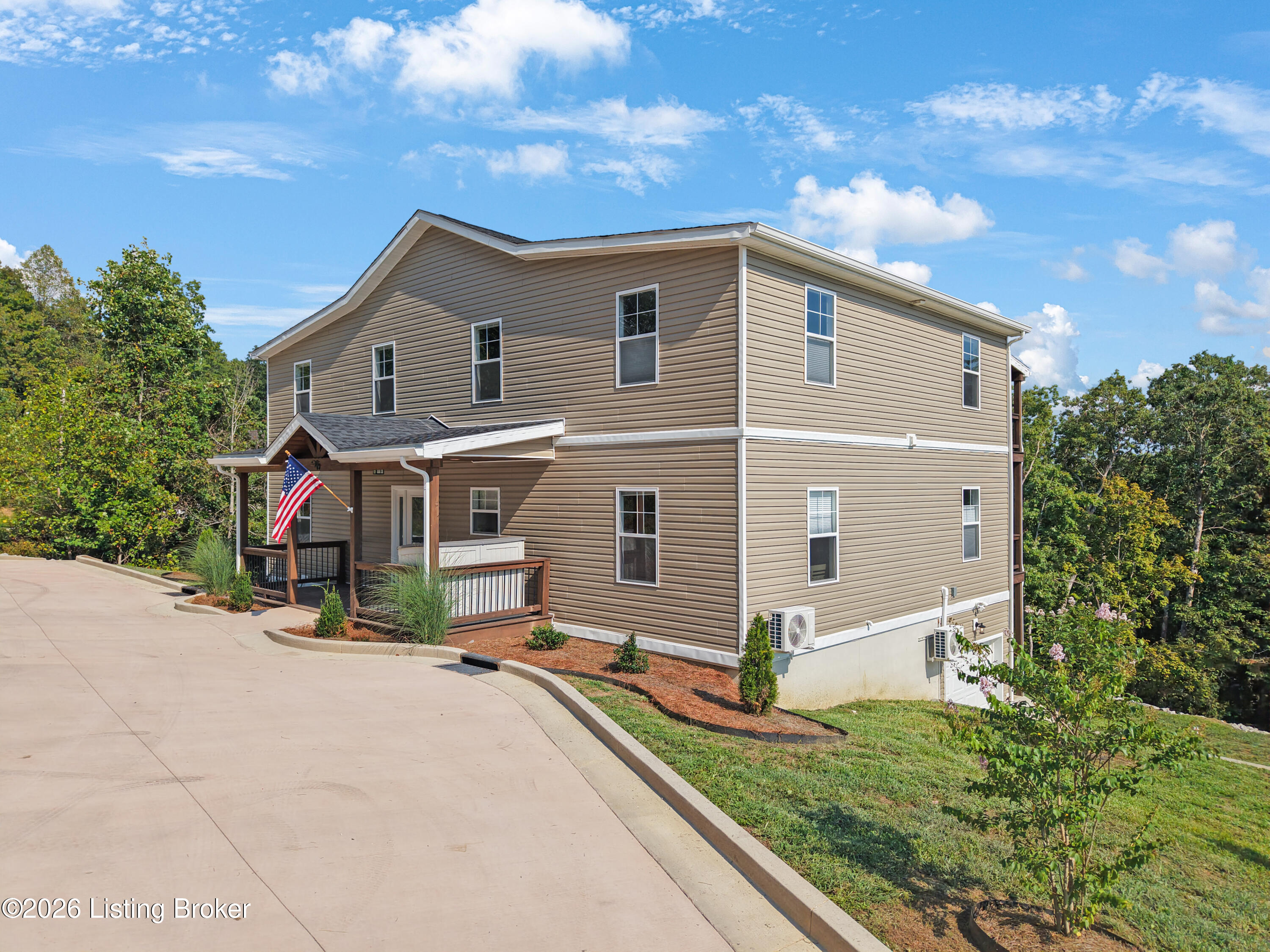 50 Clees Ln Property Photo 2