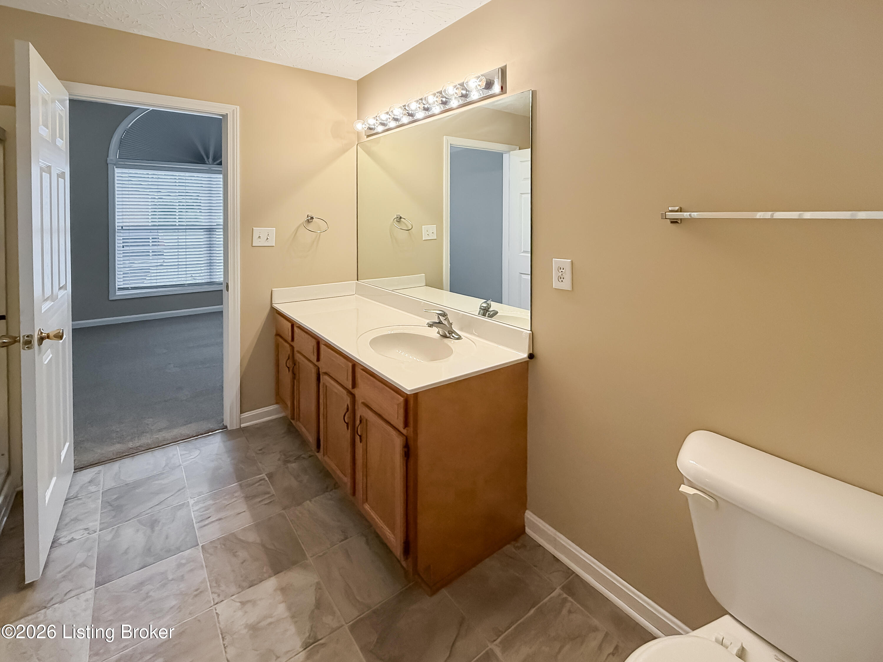 121 Woodlake Ct Property Photo 10