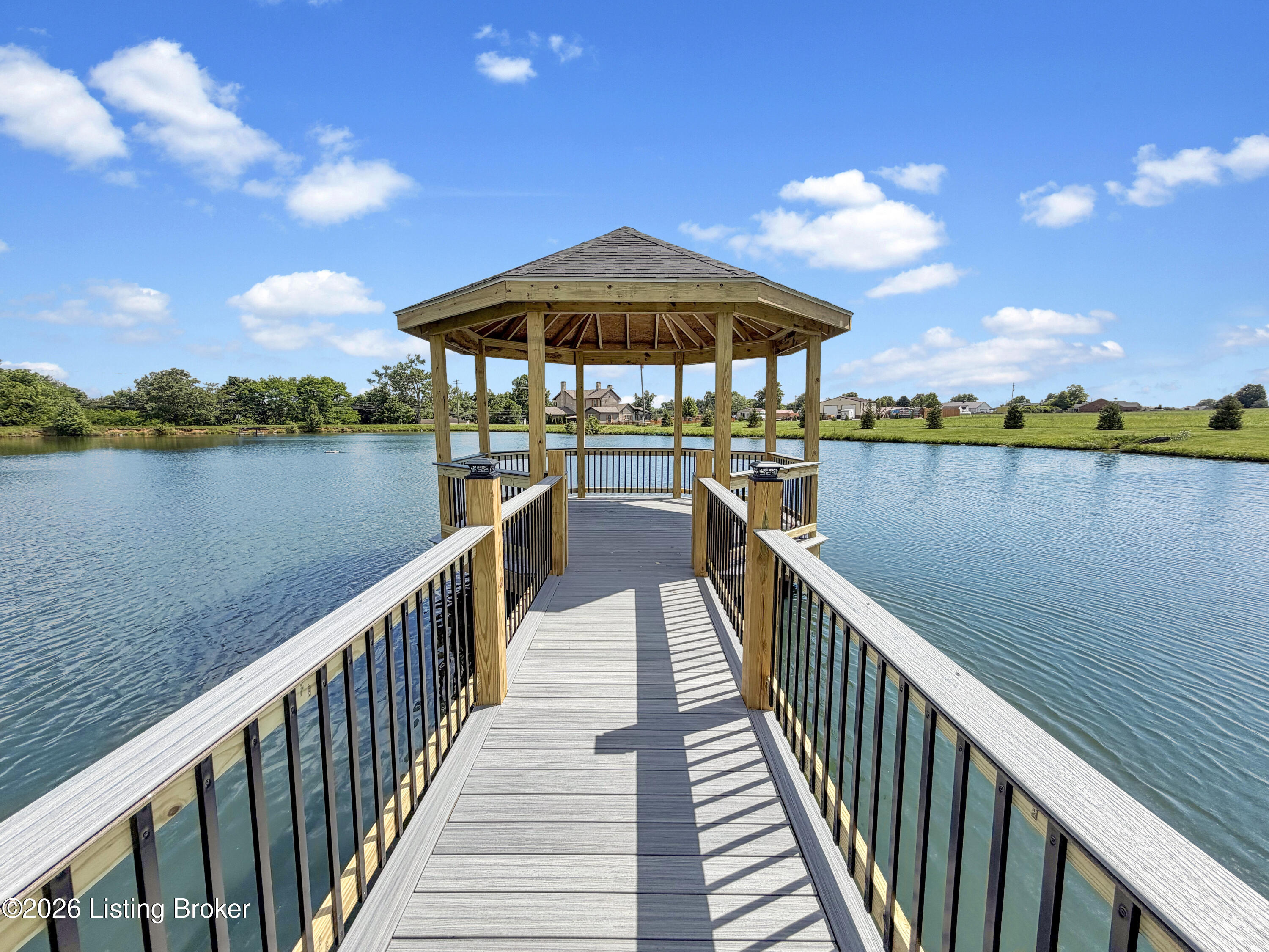 121 Woodlake Ct Property Photo 41