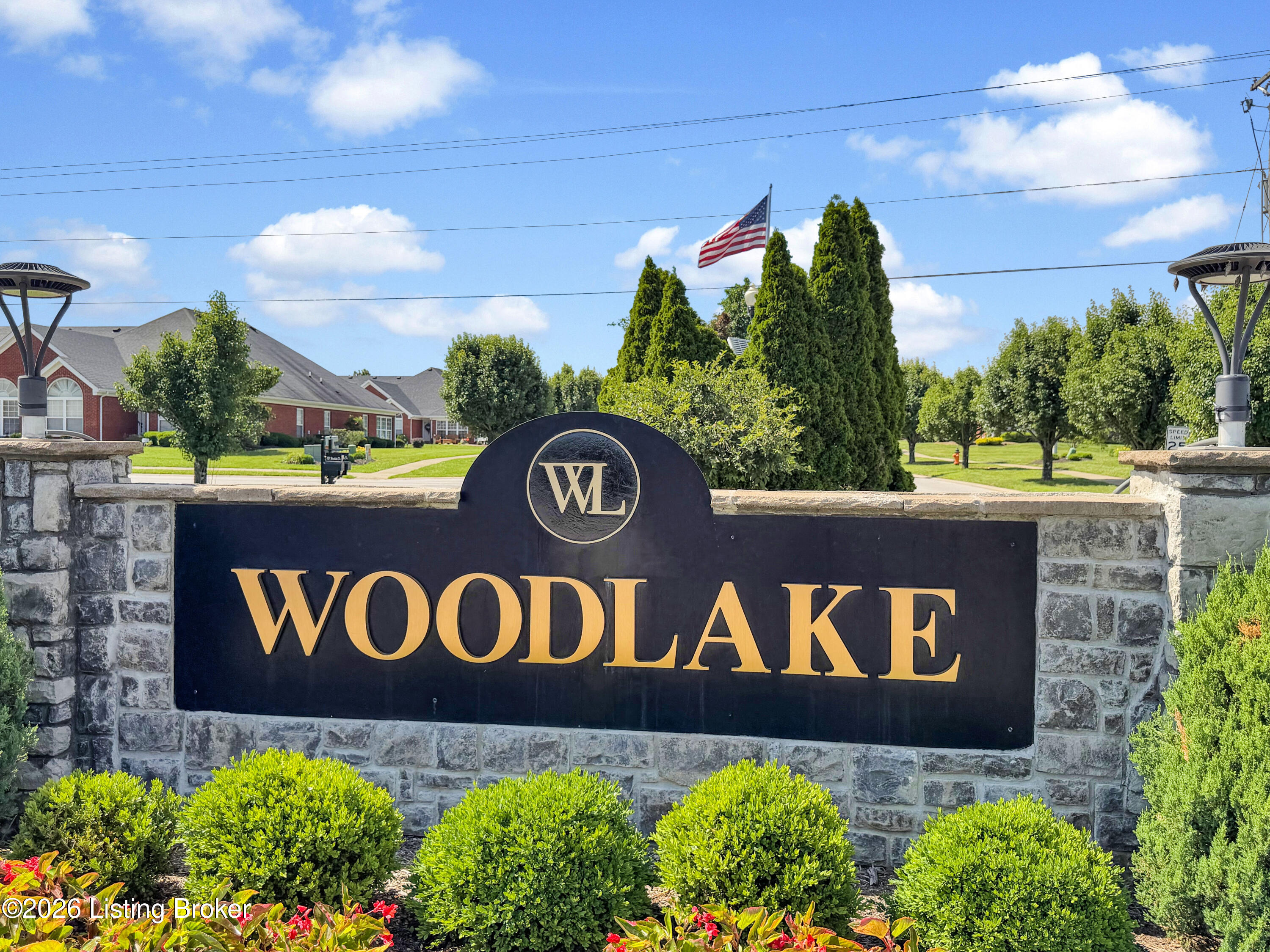 121 Woodlake Ct Property Photo 42