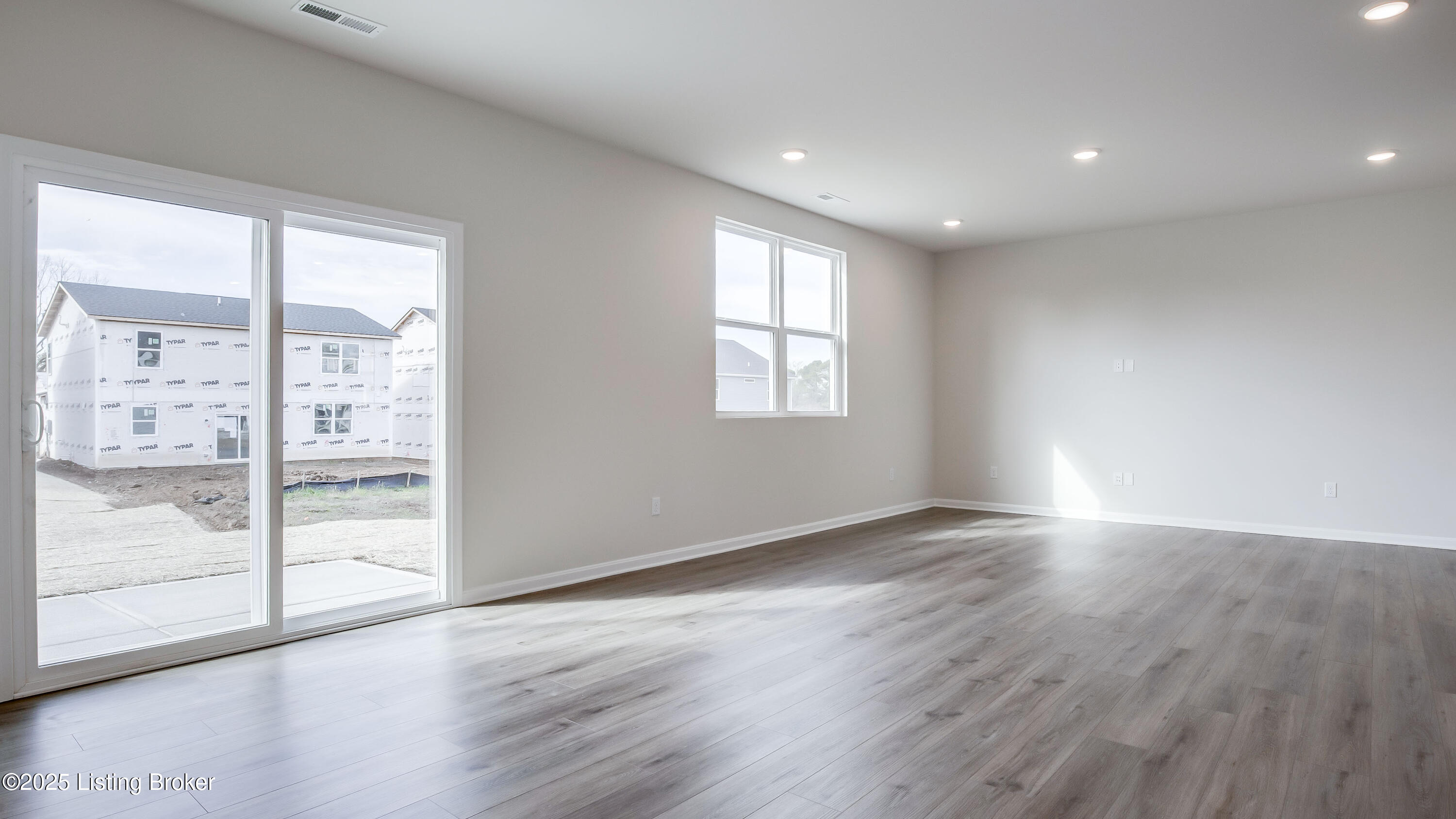 1850 Washington Blvd Property Photo 16
