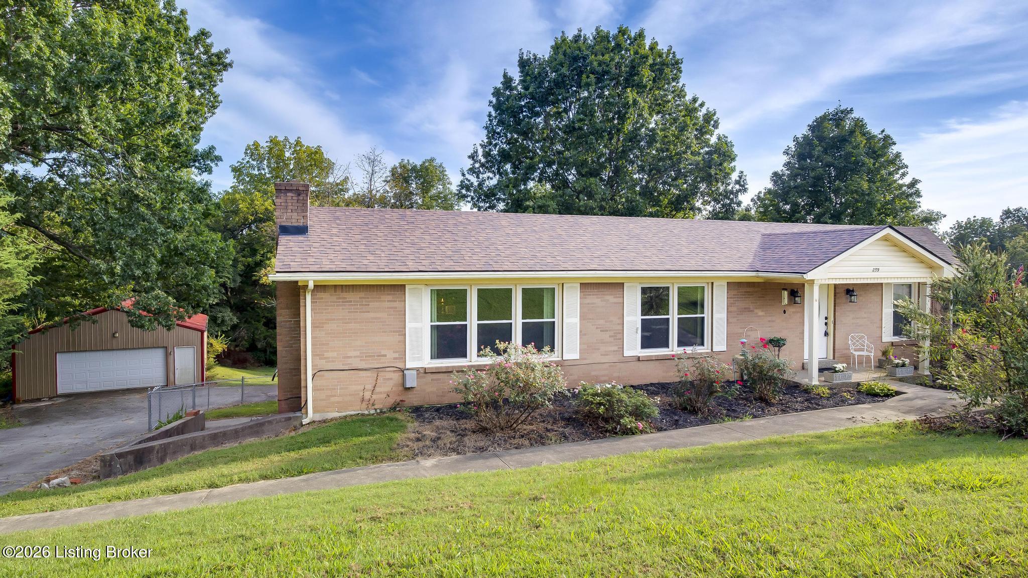 259 E Valleyview Dr Property Photo 1