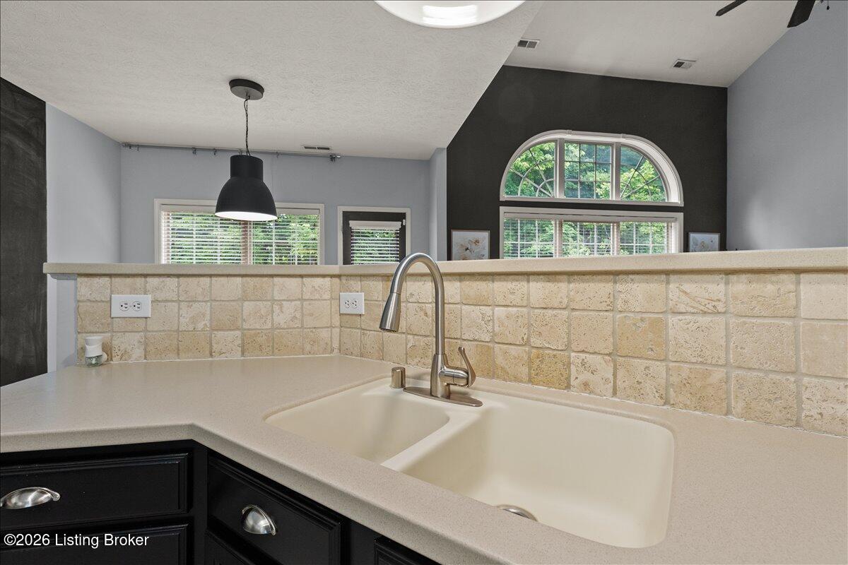 8003 Williamsgate Cir Property Photo 10