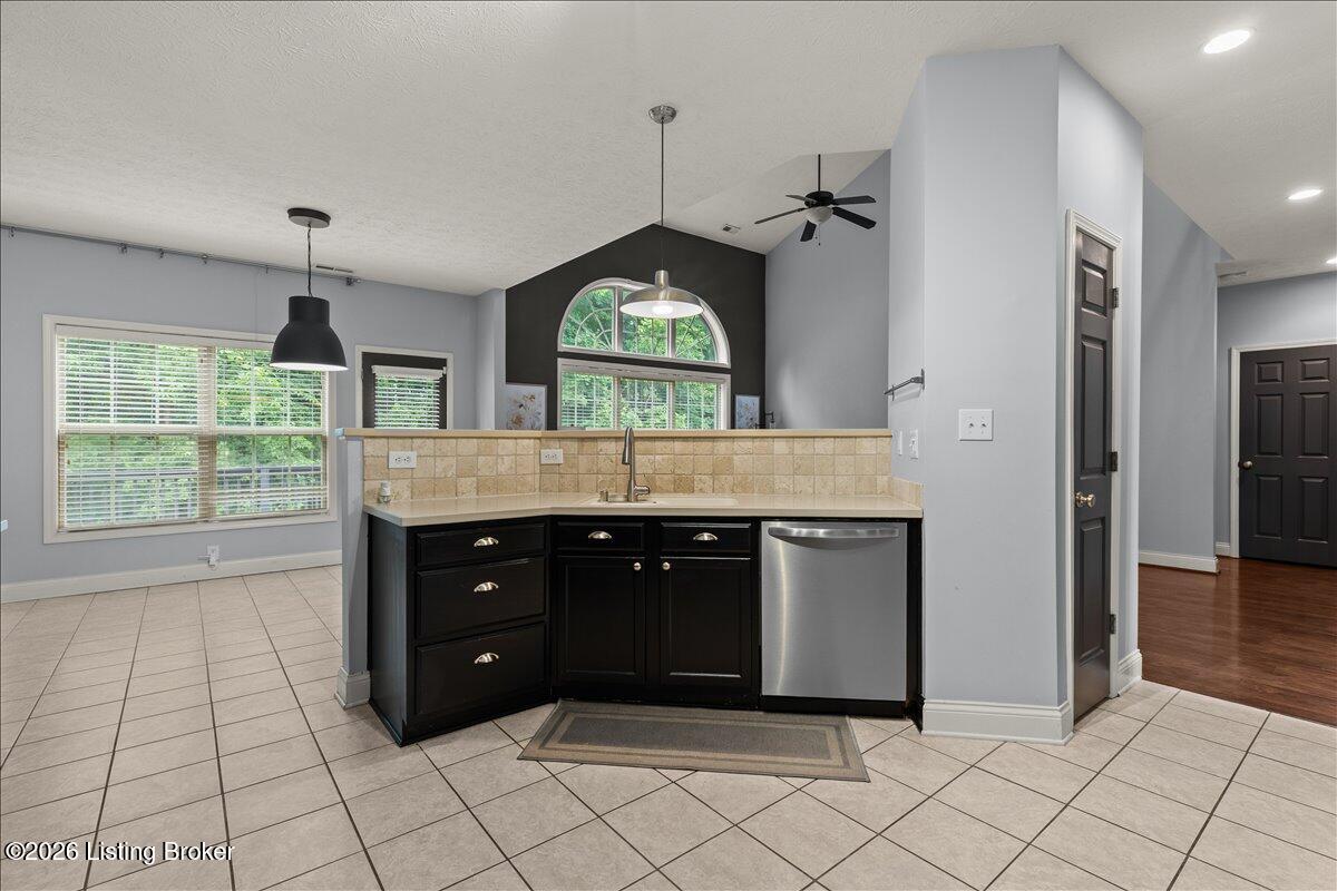 8003 Williamsgate Cir Property Photo 12