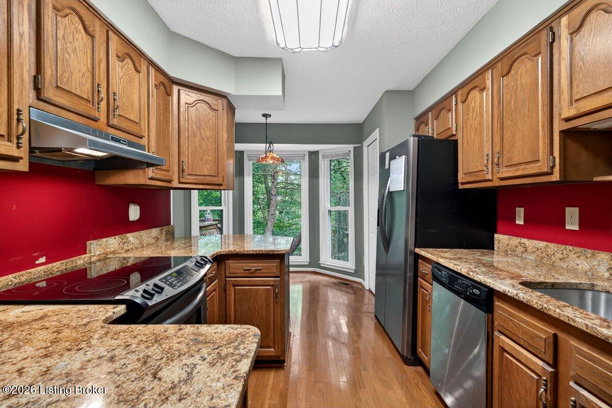 6813 Stone Hill Rd Property Photo 8
