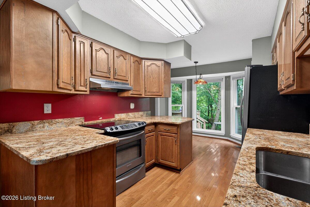 6813 Stone Hill Rd Property Photo 9