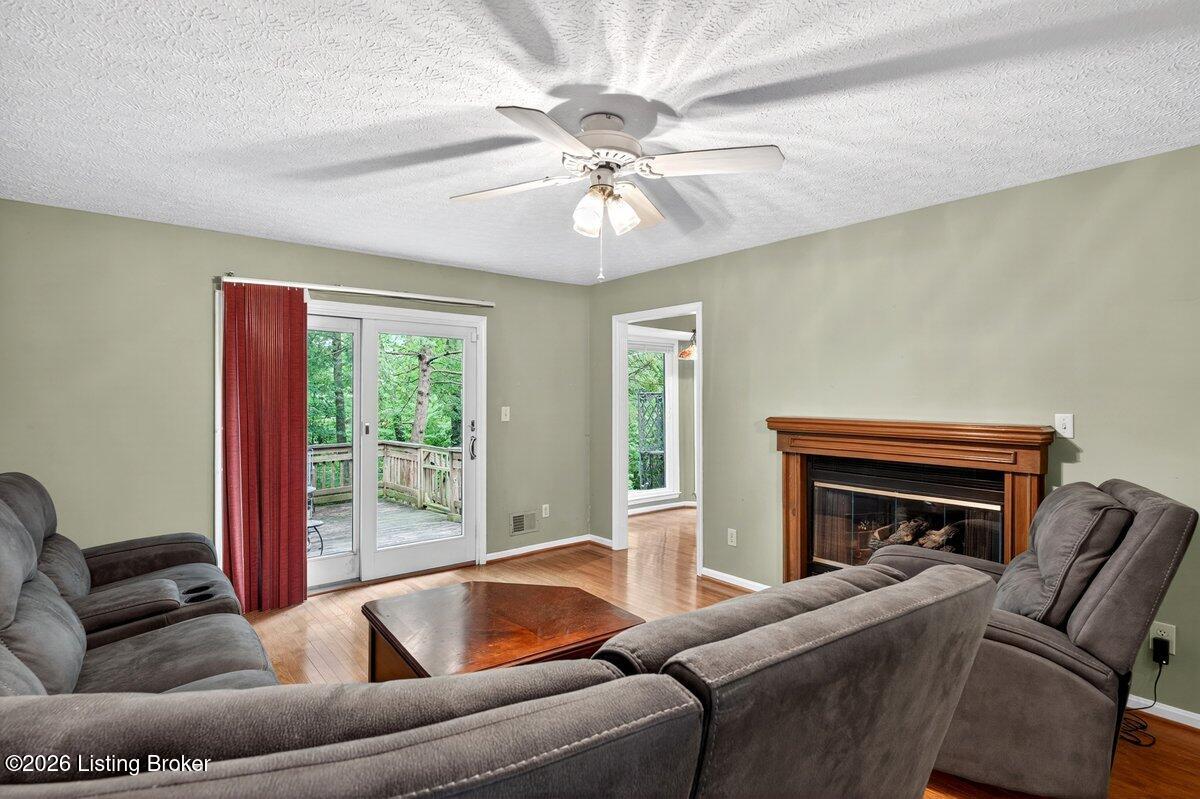 6813 Stone Hill Rd Property Photo 10
