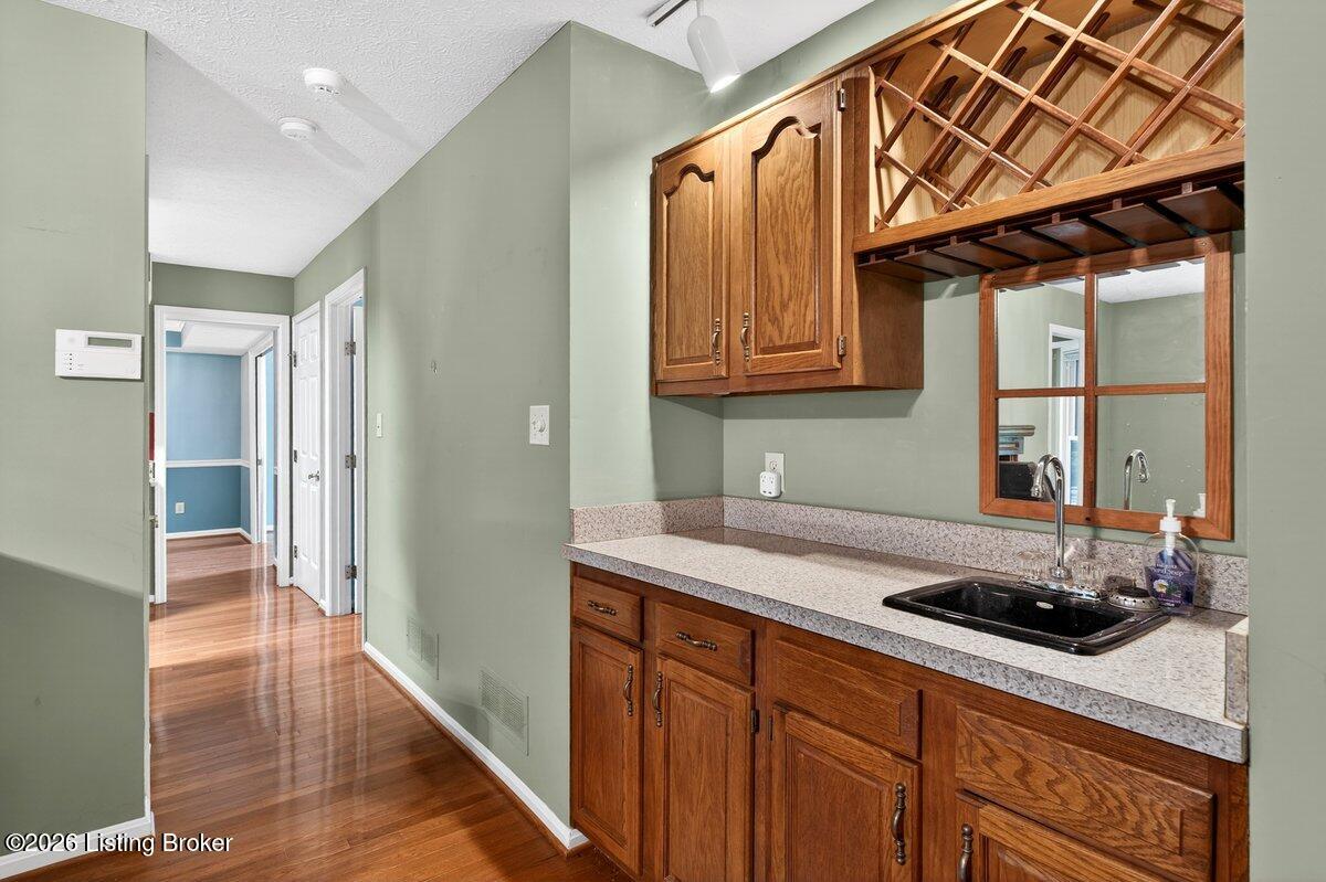 6813 Stone Hill Rd Property Photo 13