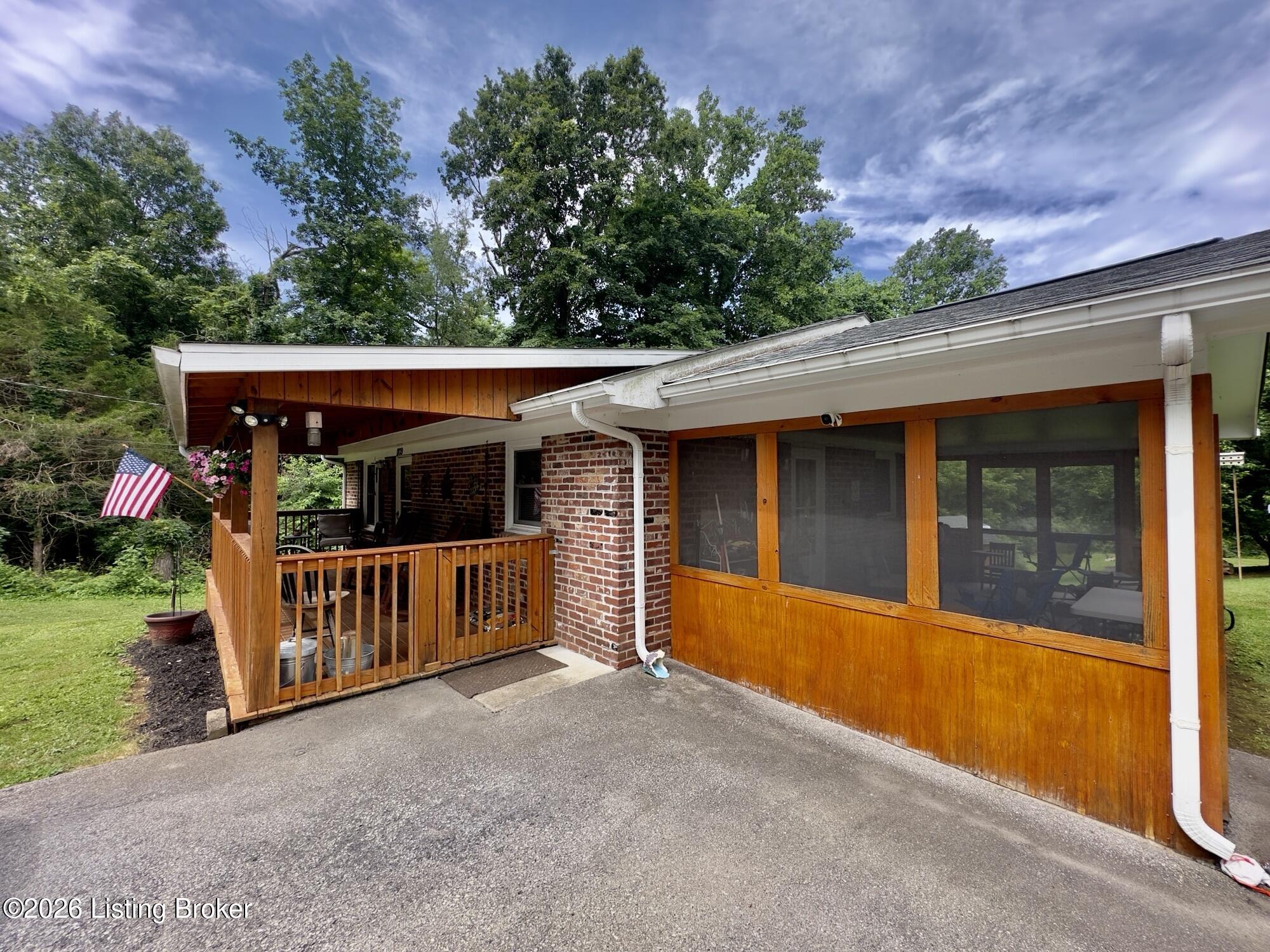 1109 Evelyn Dr Property Photo 7