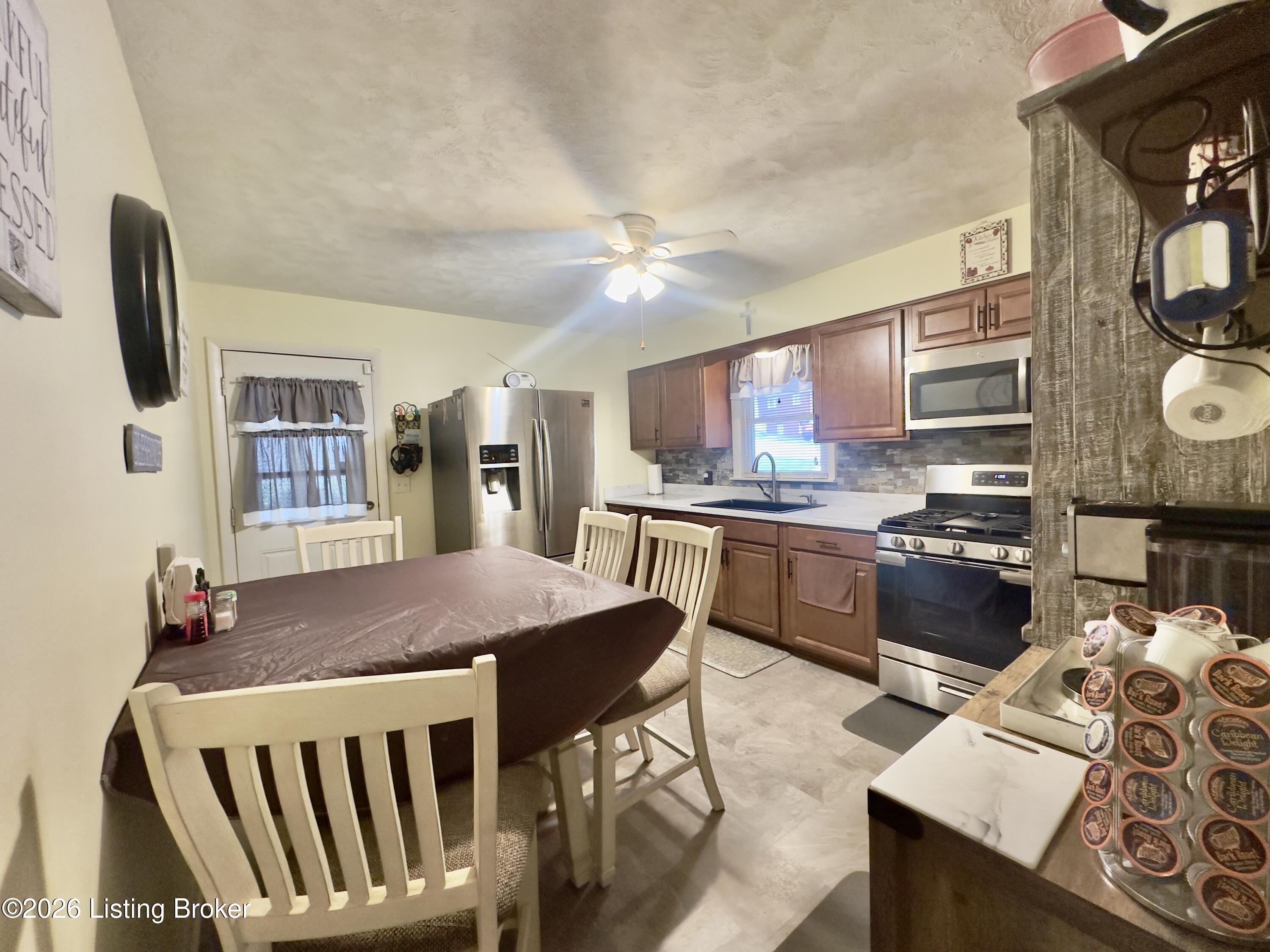 1109 Evelyn Dr Property Photo 21