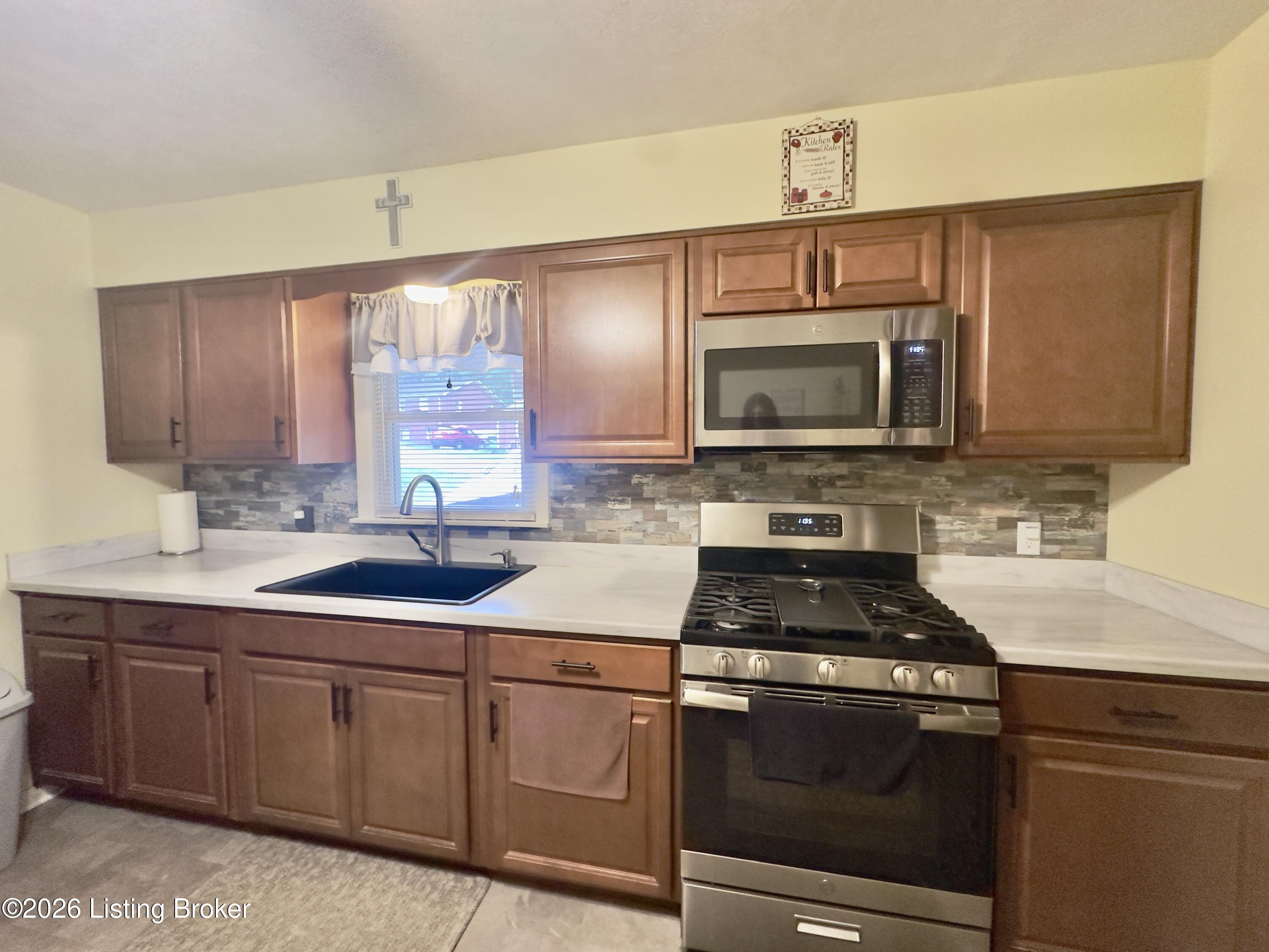 1109 Evelyn Dr Property Photo 22