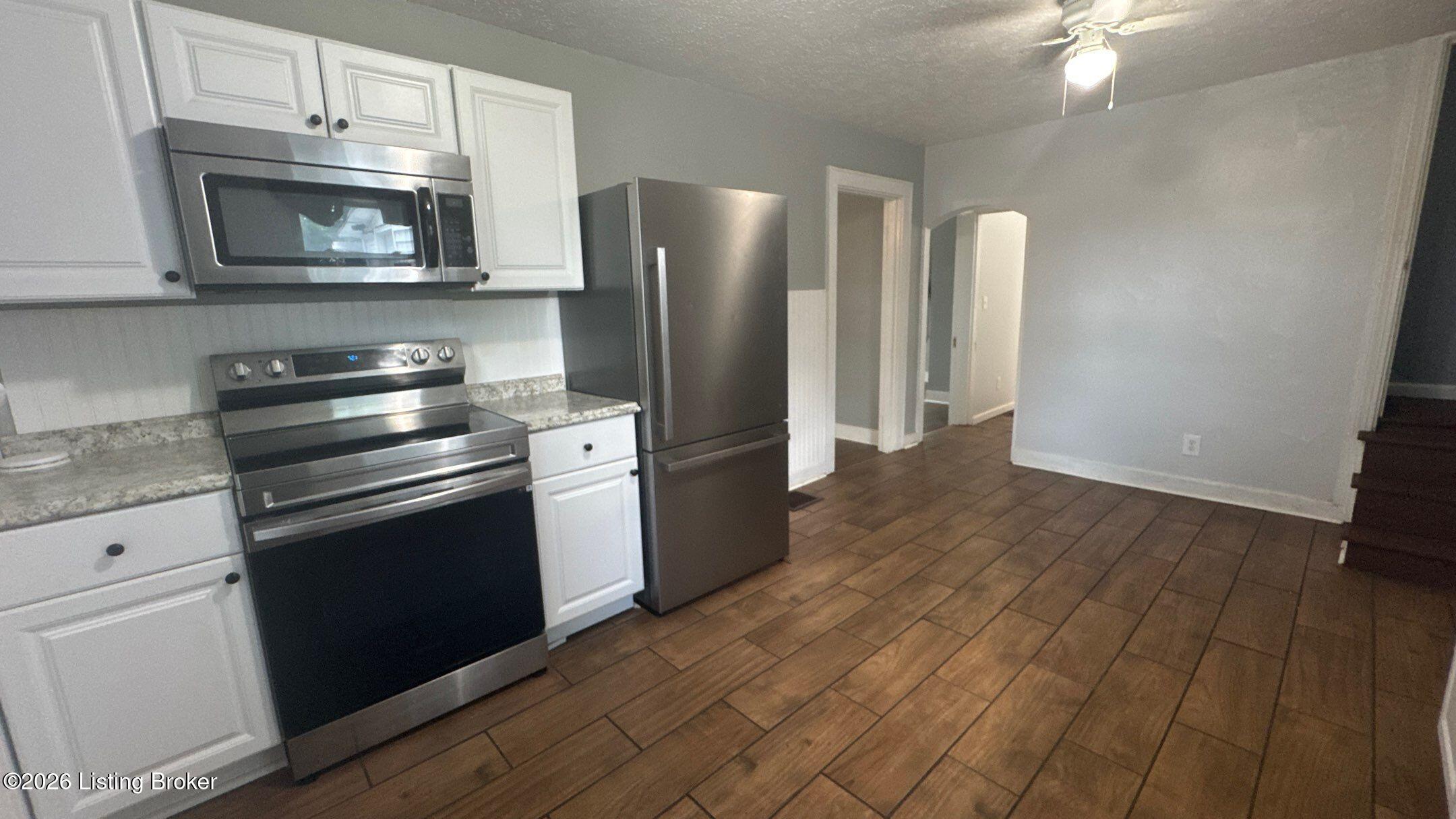 6901 Waller Ln Property Photo 14