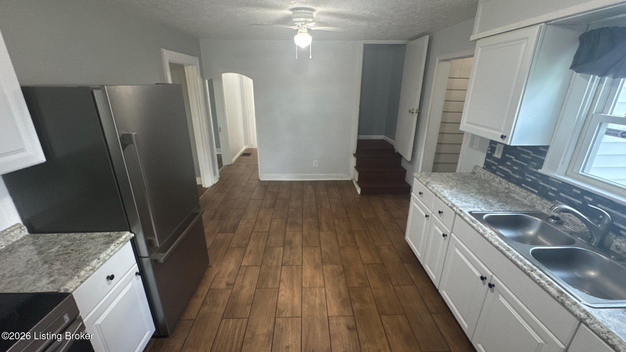6901 Waller Ln Property Photo 15