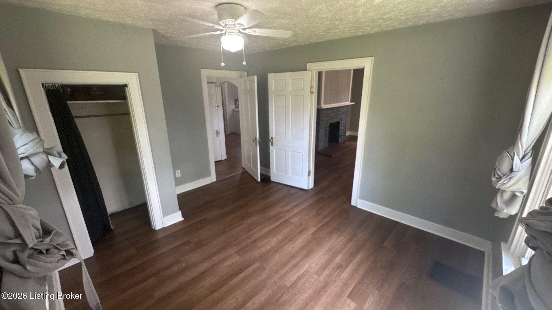 6901 Waller Ln Property Photo 18
