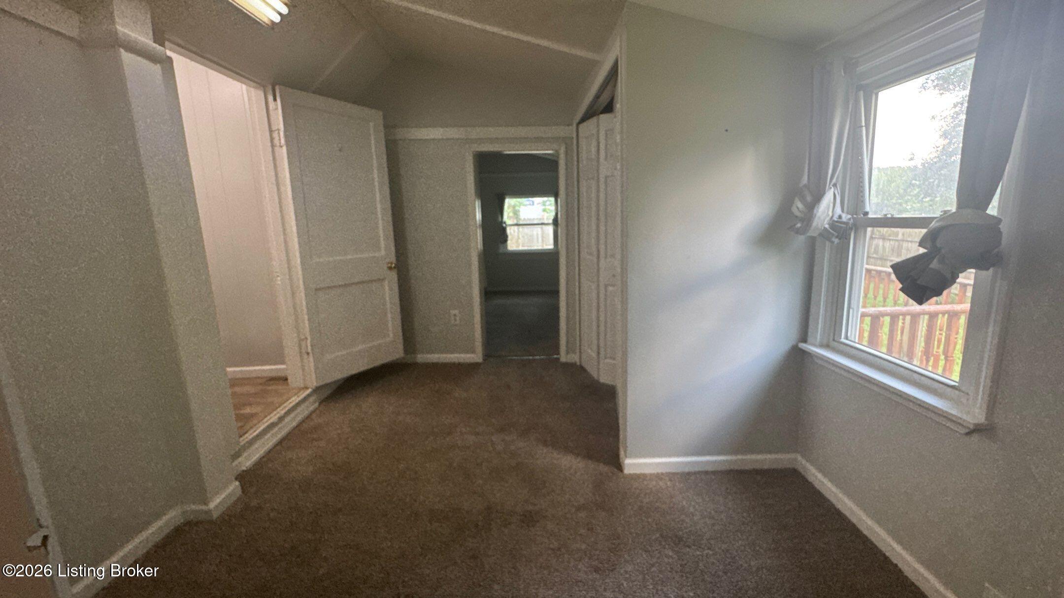 6901 Waller Ln Property Photo 24
