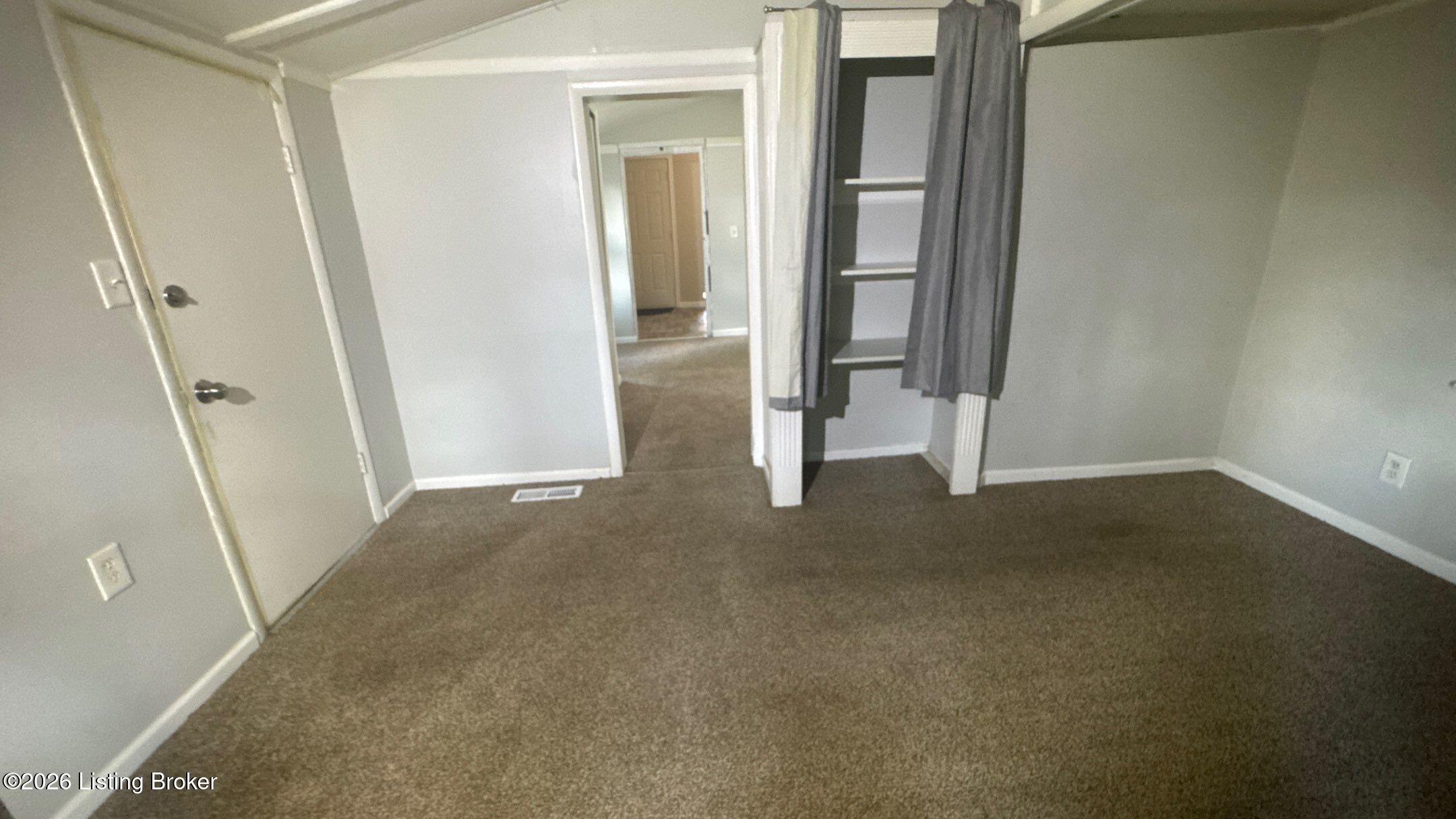 6901 Waller Ln Property Photo 28