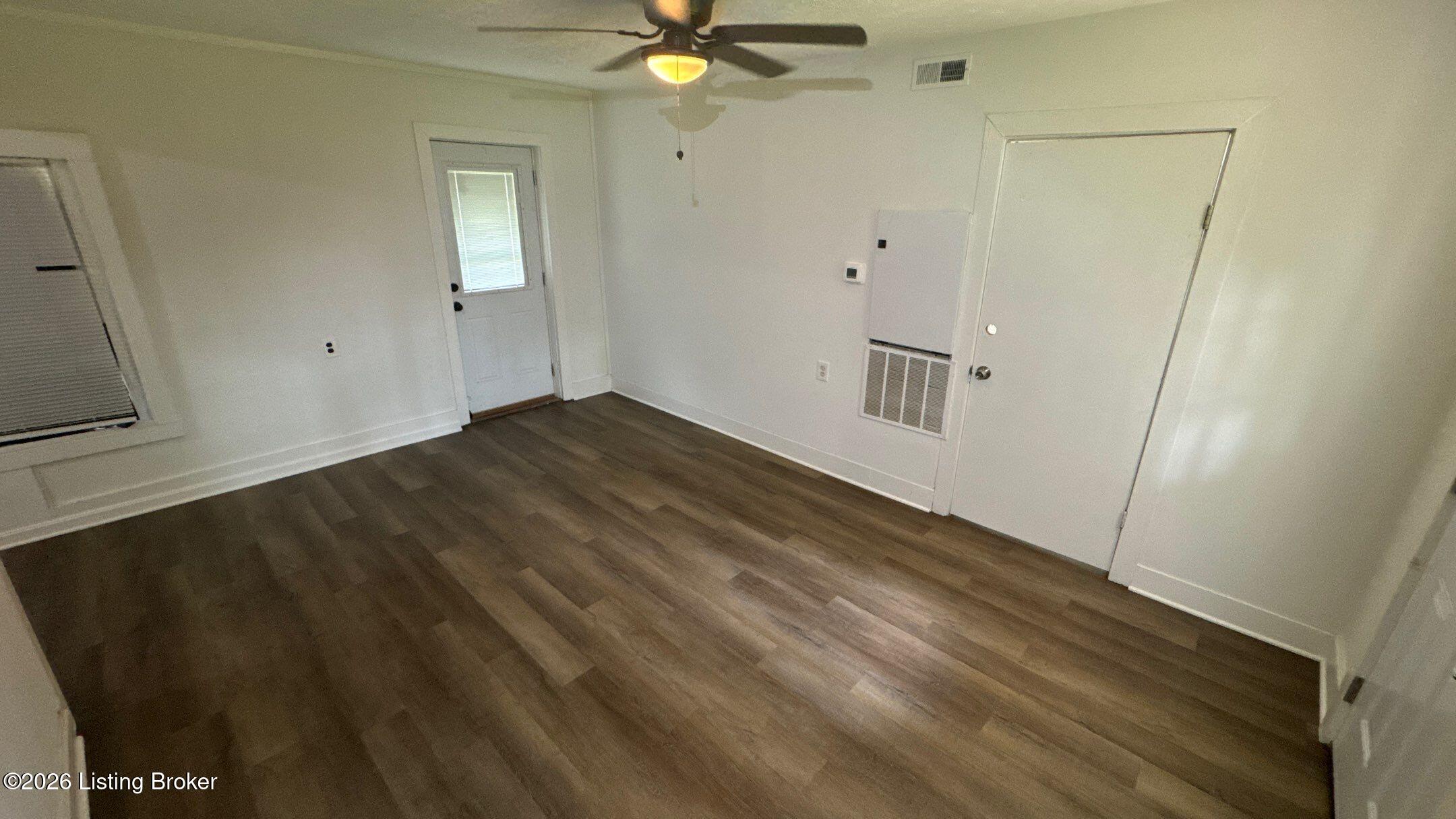 6901 Waller Ln Property Photo 45